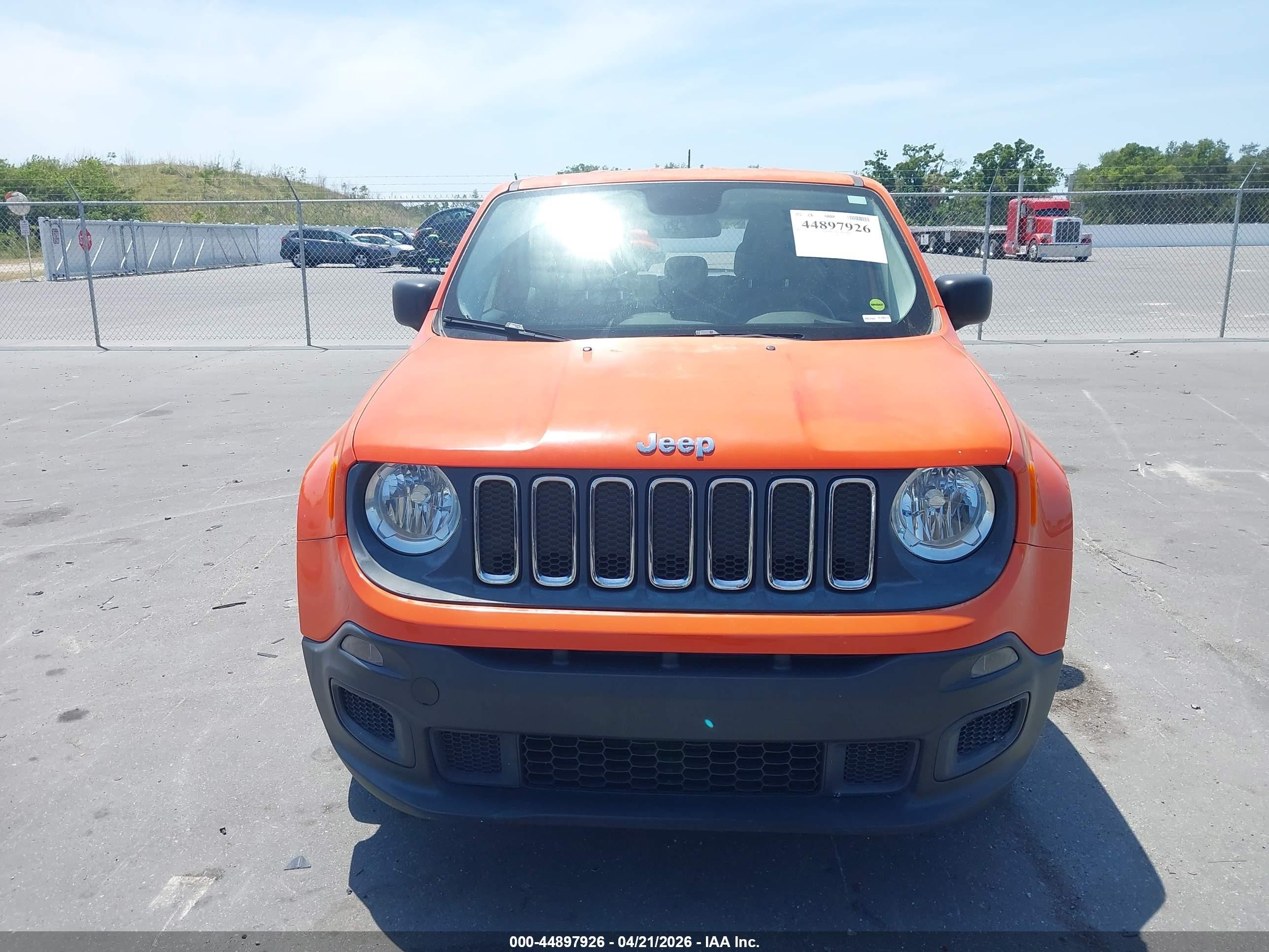 2015 Jeep Renegade Sport Оранжевый vin: ZACCJAAT9FPB87895