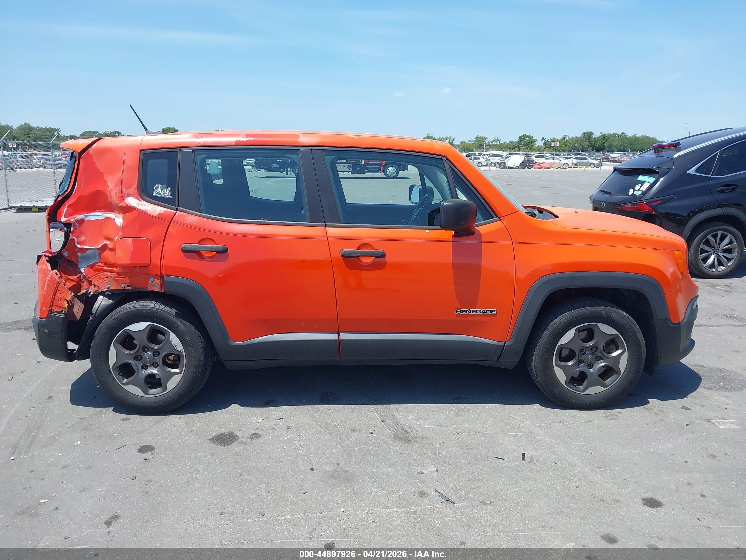 2015 Jeep Renegade Sport Оранжевый vin: ZACCJAAT9FPB87895