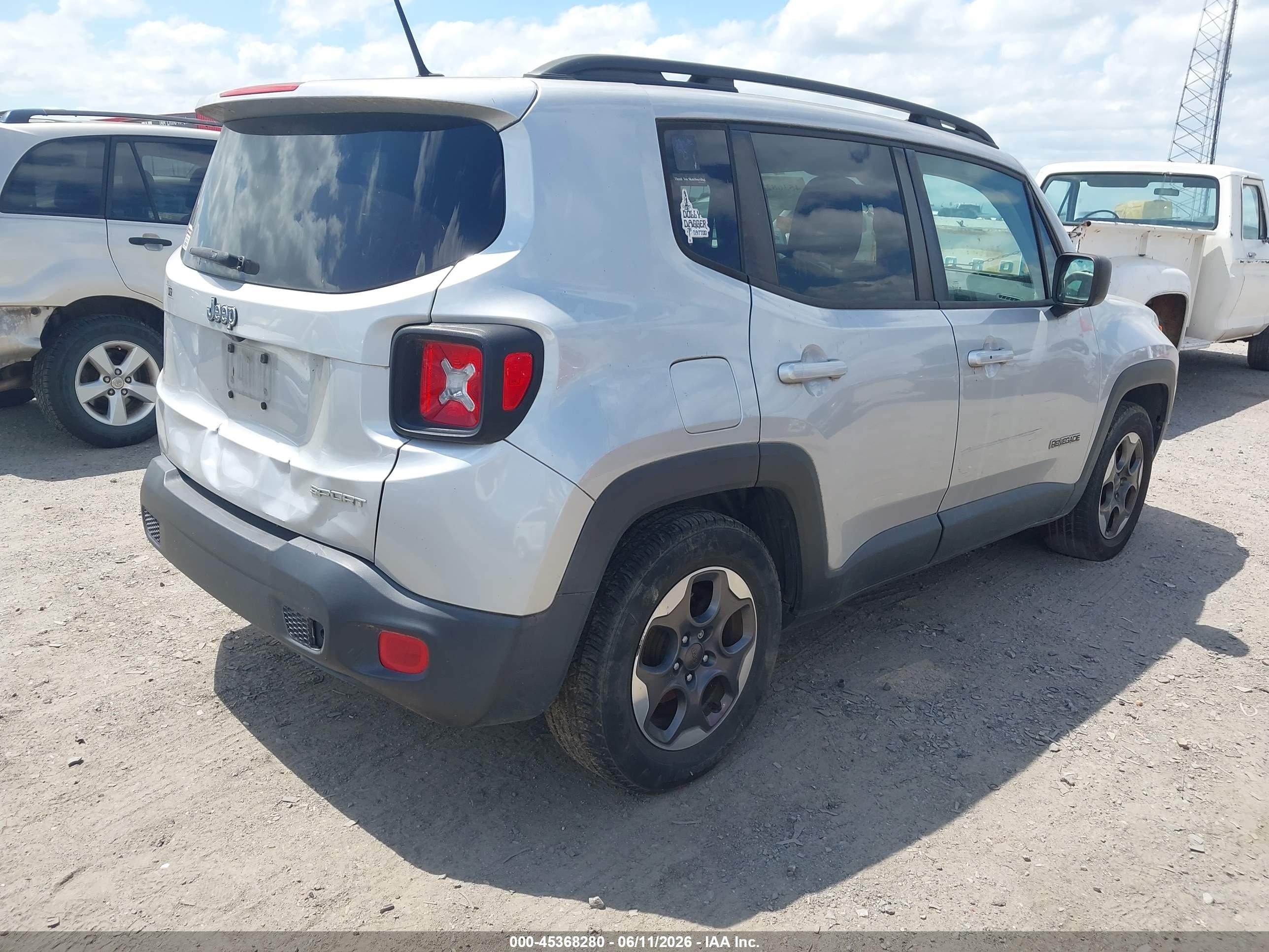 2016 Jeep Renegade Sport Серебряный vin: ZACCJAATXGPD71678