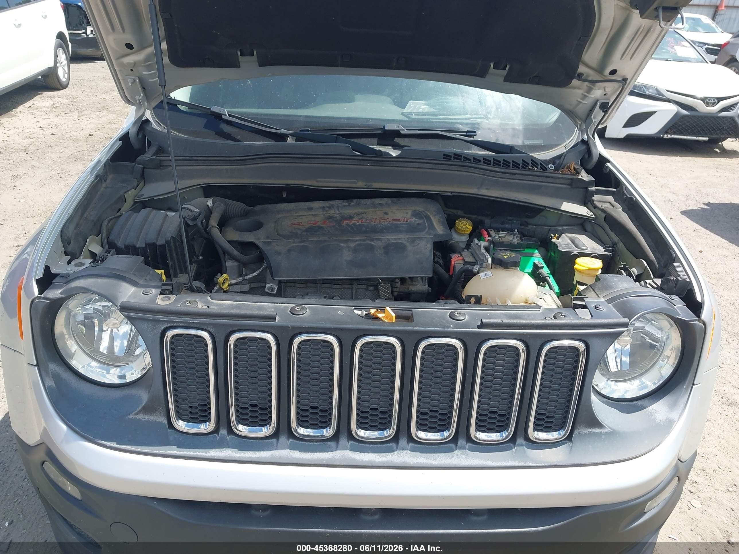 2016 Jeep Renegade Sport Серебряный vin: ZACCJAATXGPD71678