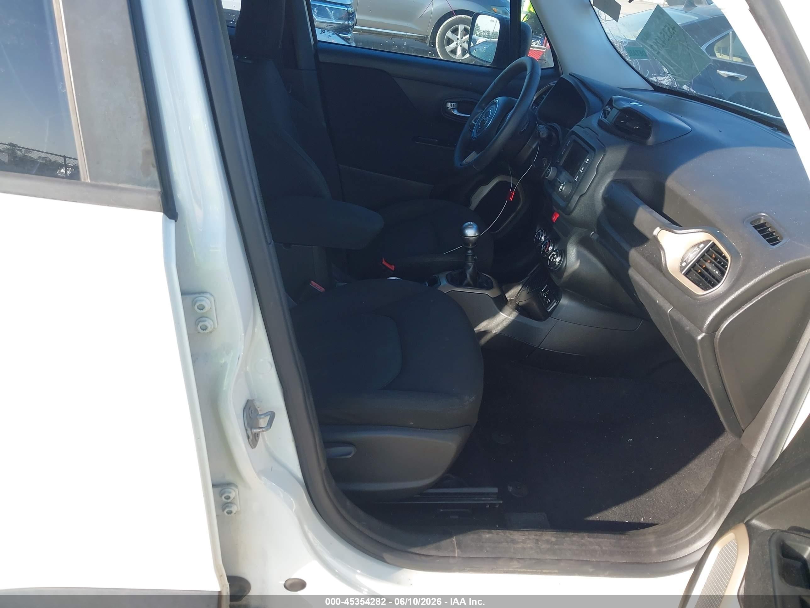 2016 Jeep Renegade Sport Белый vin: ZACCJAAW5GPC63236