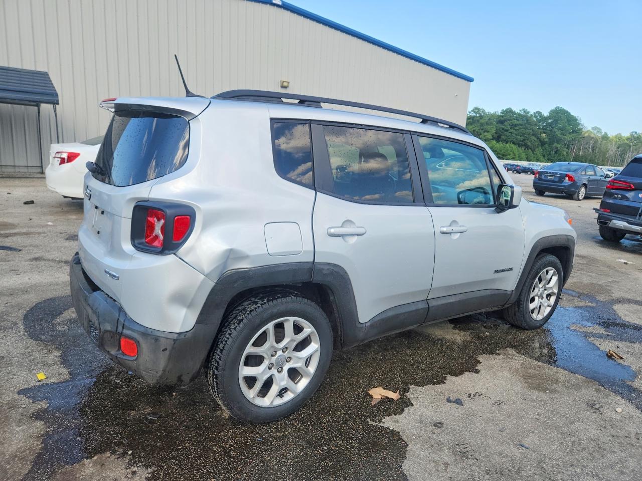 2017 Jeep Renegade Latitude Silver vin: ZACCJABB0HPF76711