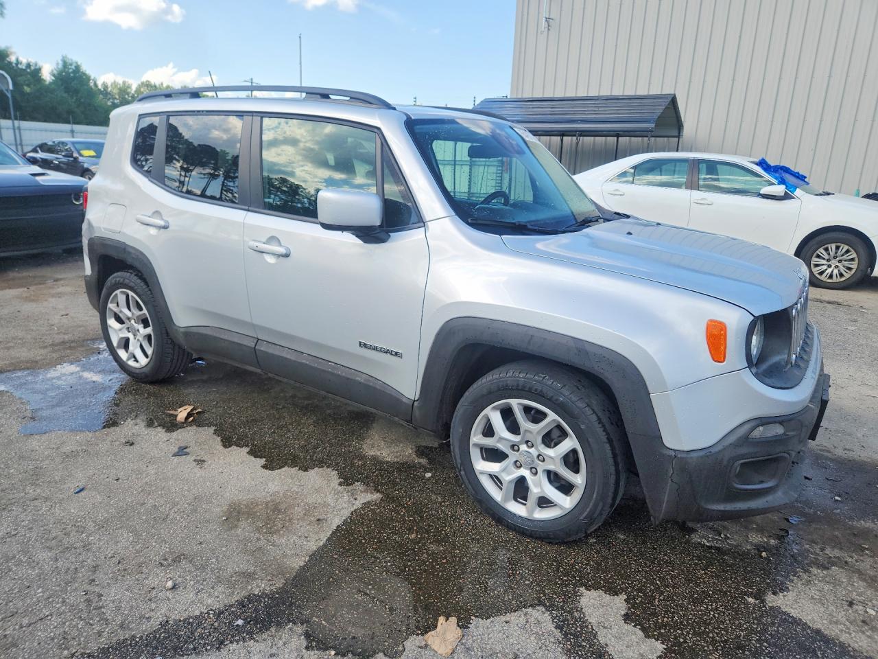 2017 Jeep Renegade Latitude Silver vin: ZACCJABB0HPF76711