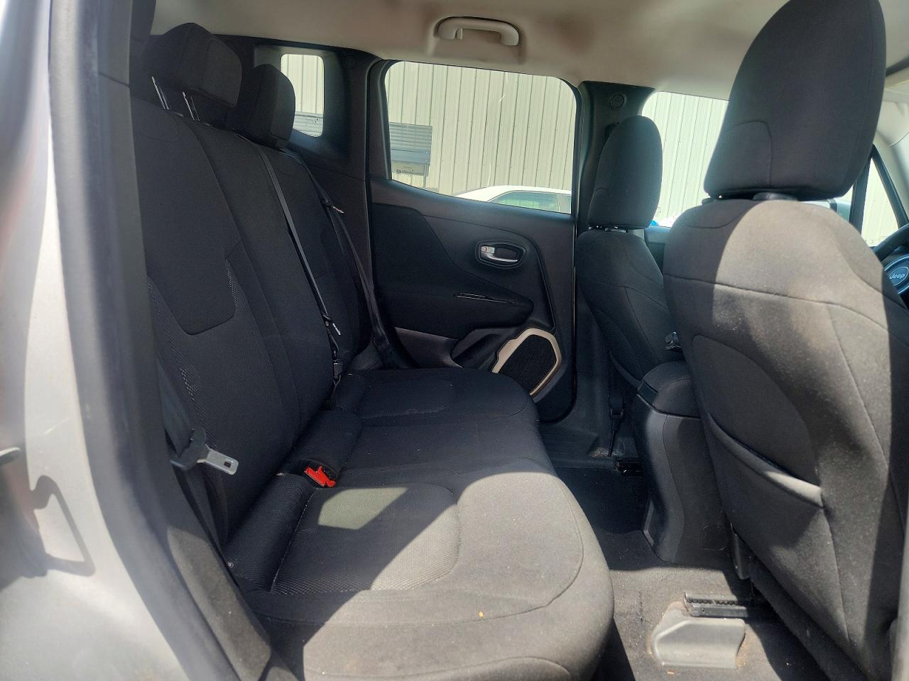 2017 Jeep Renegade Latitude Silver vin: ZACCJABB0HPF76711