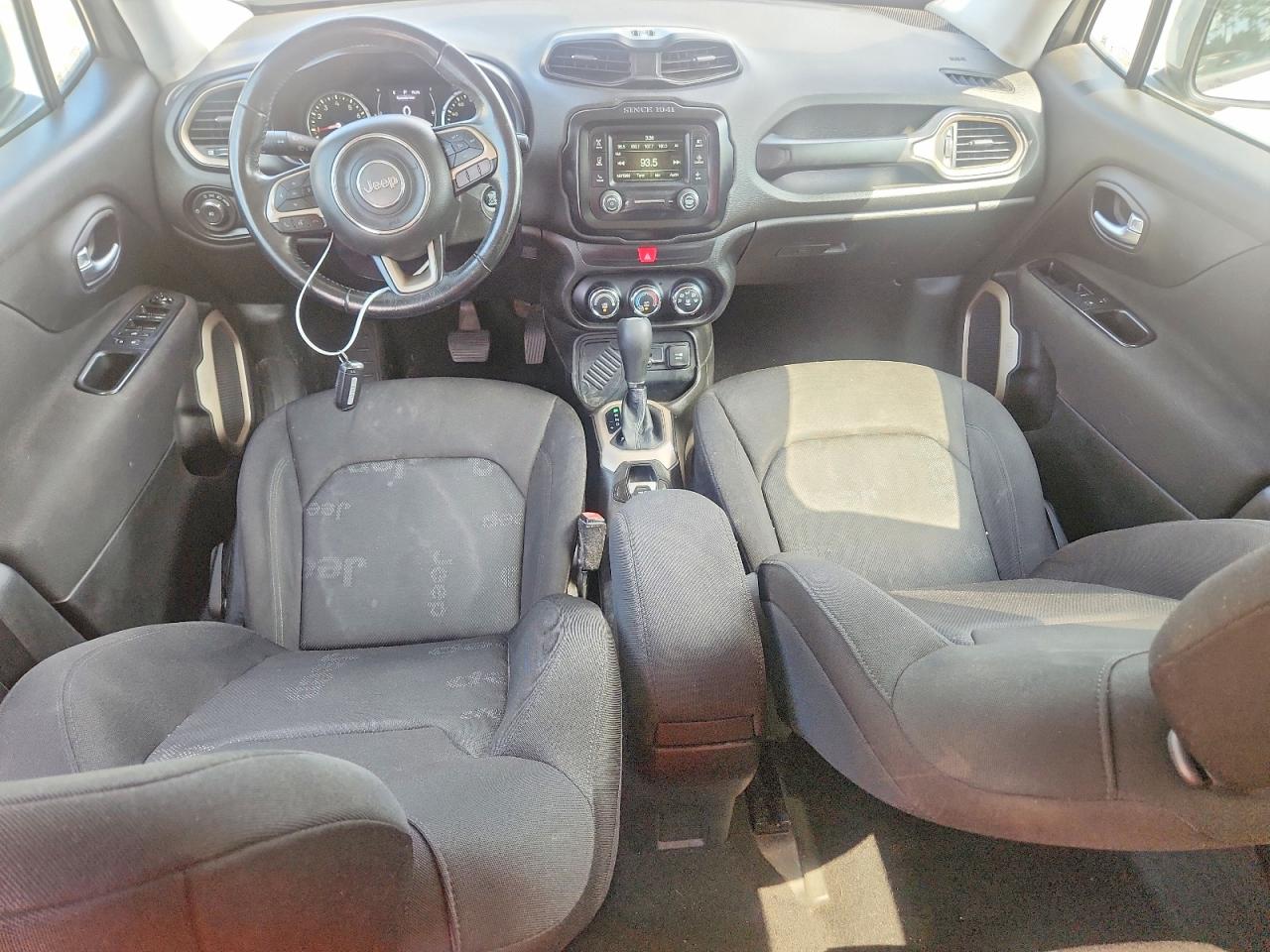 2017 Jeep Renegade Latitude Silver vin: ZACCJABB0HPF76711