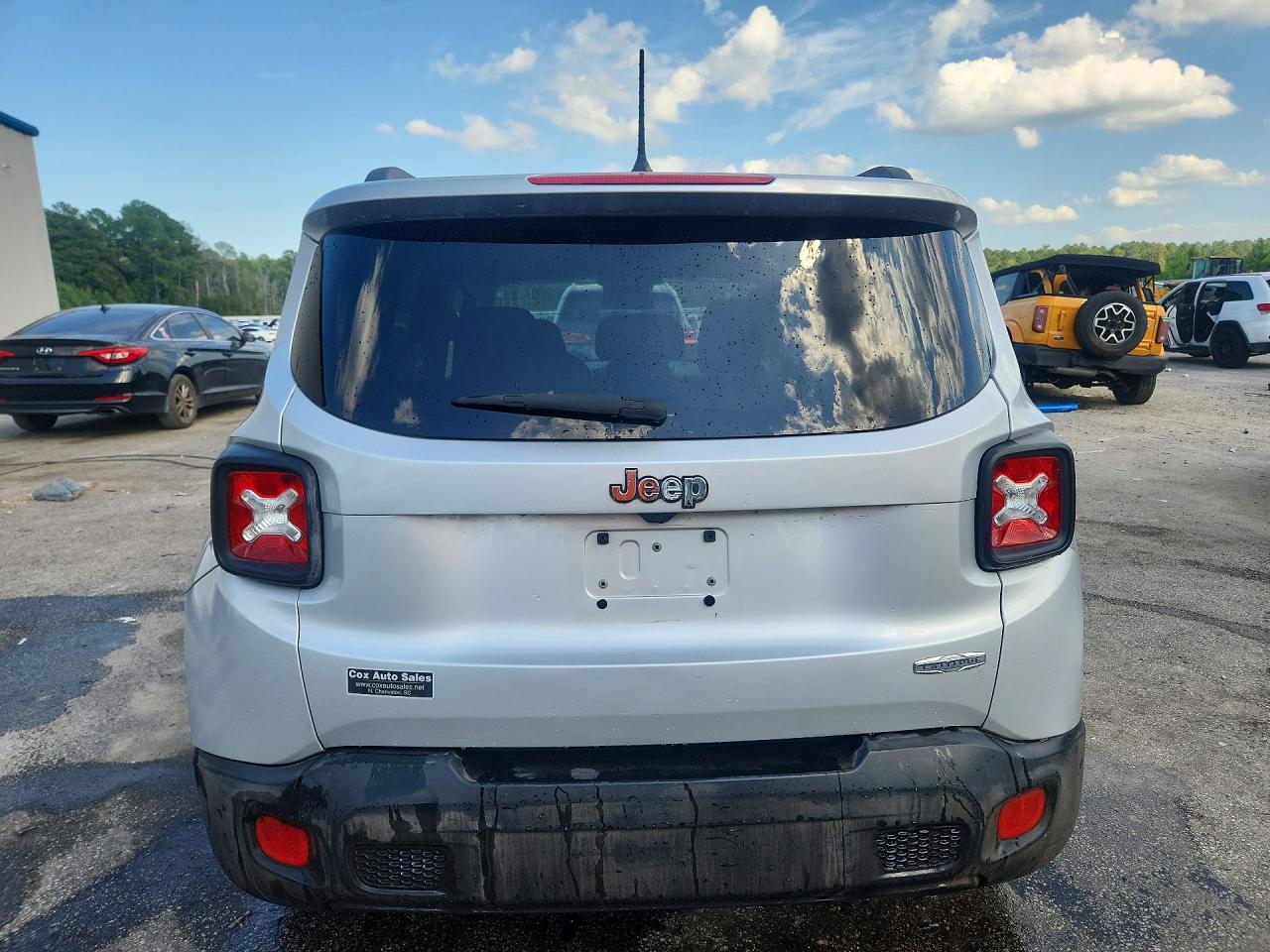 2017 Jeep Renegade Latitude Silver vin: ZACCJABB0HPF76711