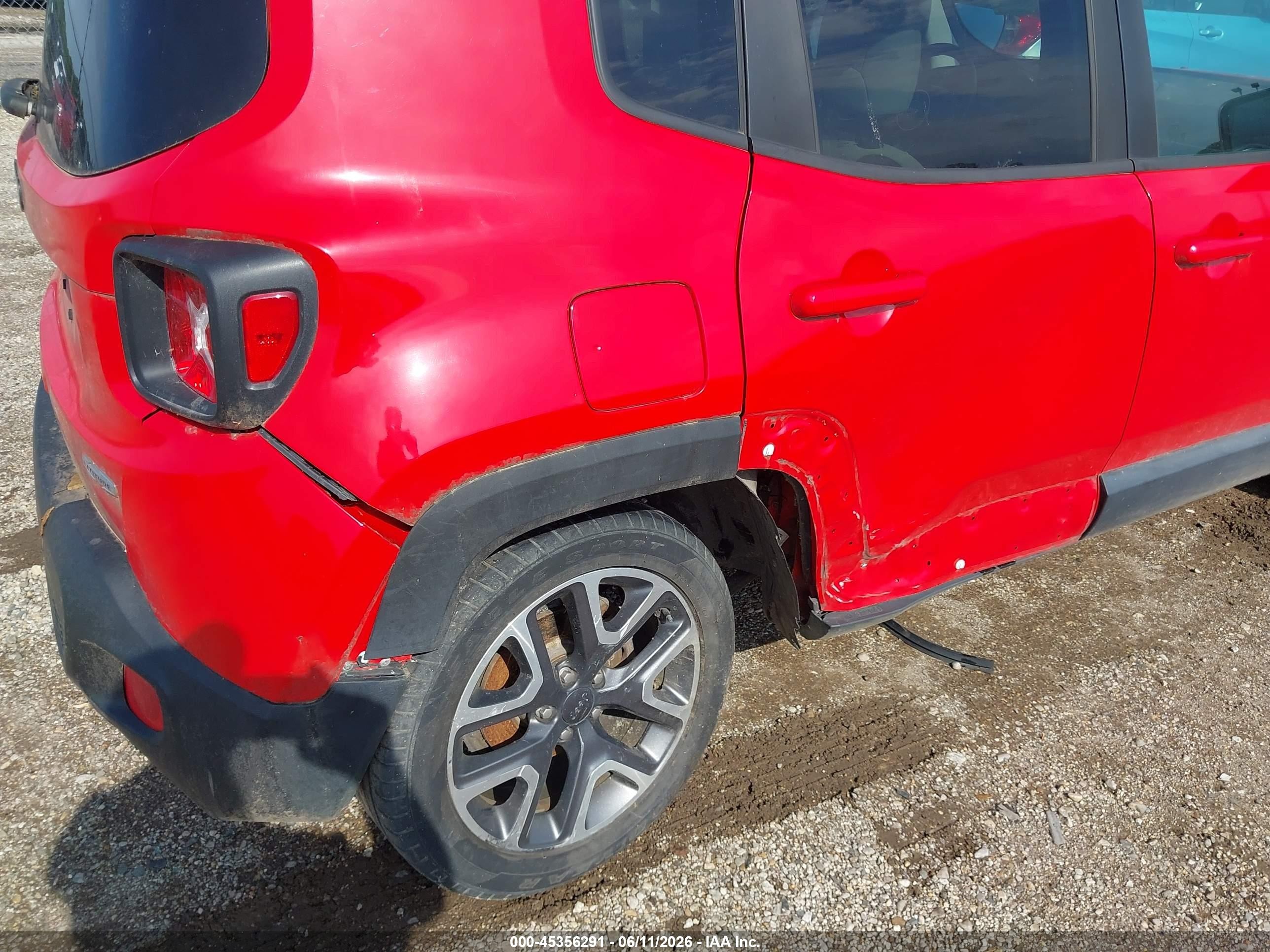 2018 Jeep Renegade Latitude Fwd Red vin: ZACCJABB2JPH02492