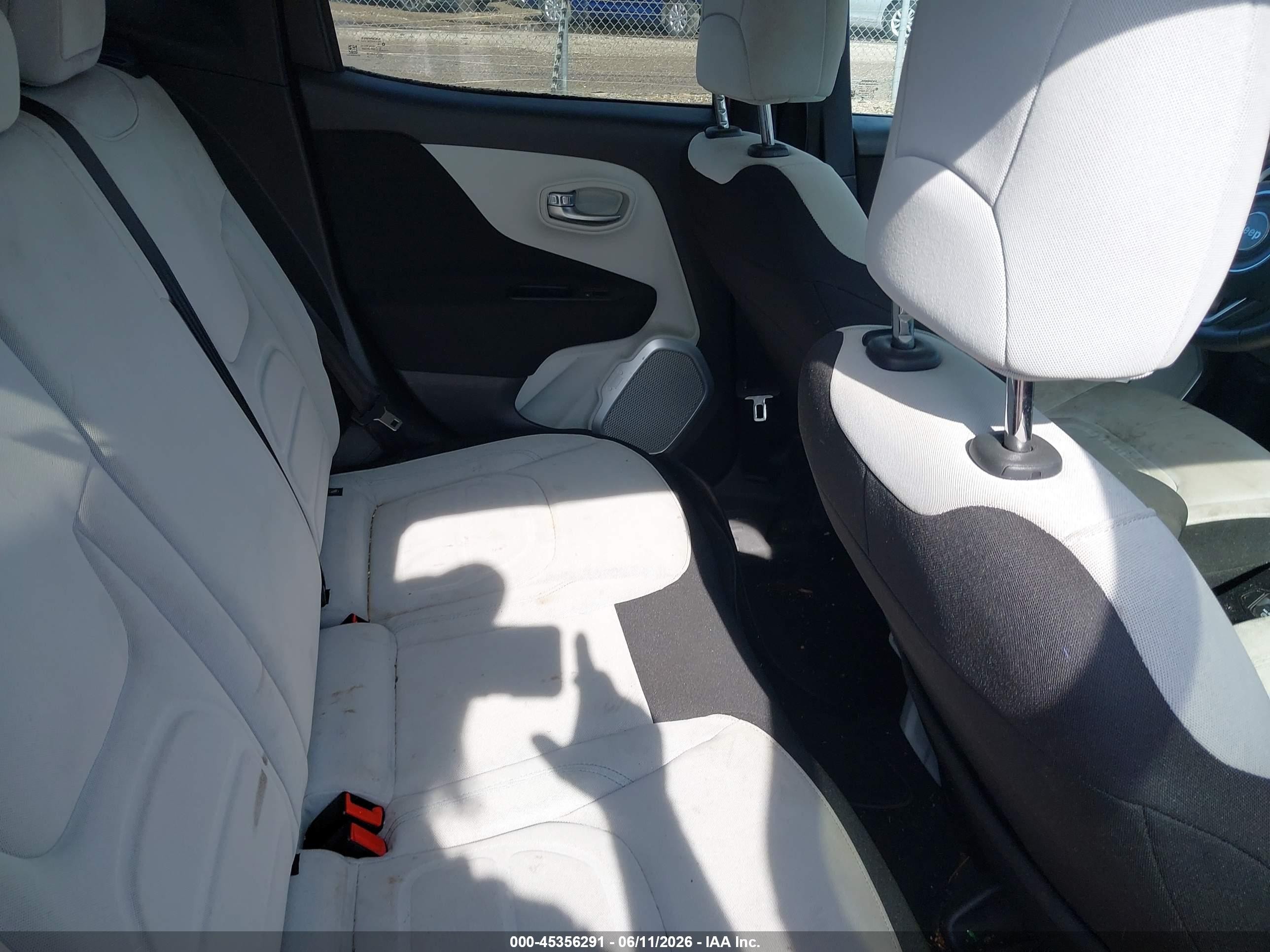 2018 Jeep Renegade Latitude Fwd Red vin: ZACCJABB2JPH02492