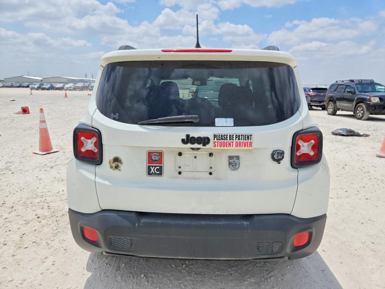 2017 Jeep Renegade Latitude Белый vin: ZACCJABB4HPG15722