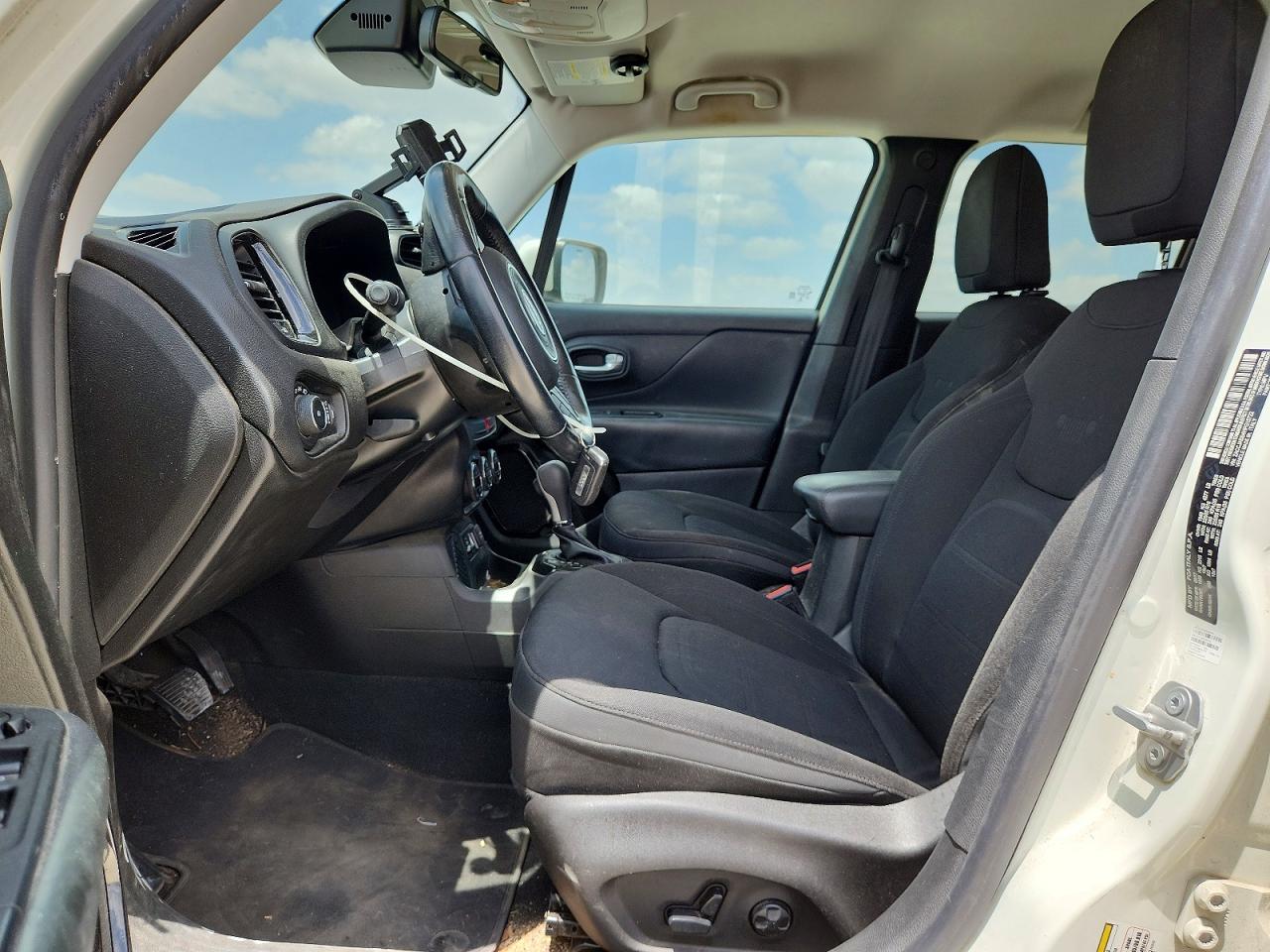 2017 Jeep Renegade Latitude Белый vin: ZACCJABB4HPG15722