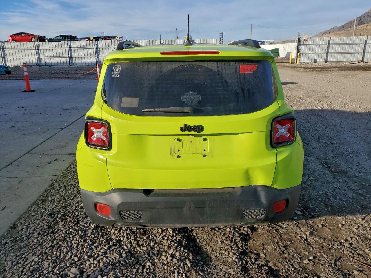 2017 Jeep Renegade Latitude Зеленый vin: ZACCJABB5HPF75652