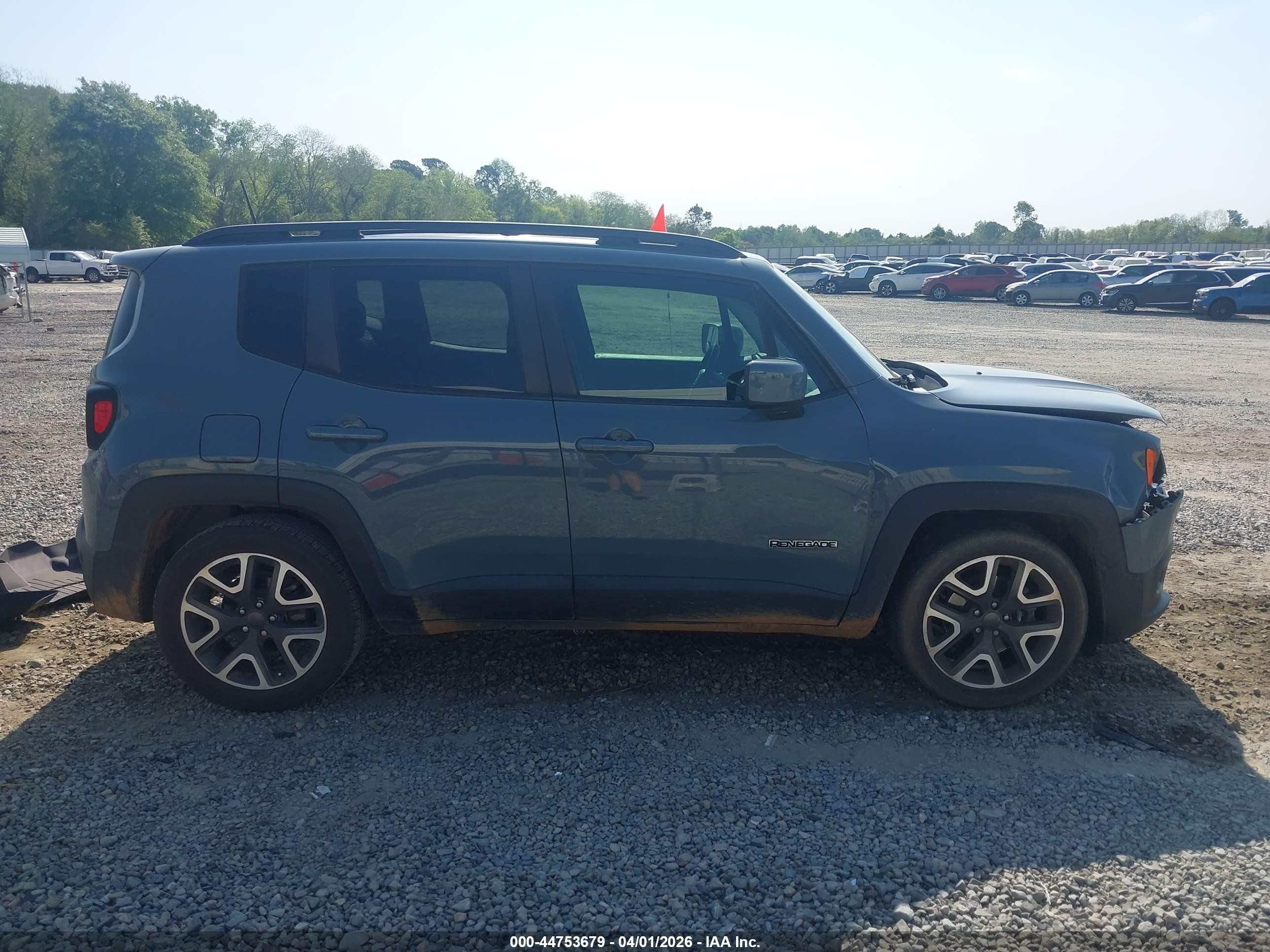 2018 Jeep Renegade Latitude Fwd Light Blue vin: ZACCJABB5JPH82032
