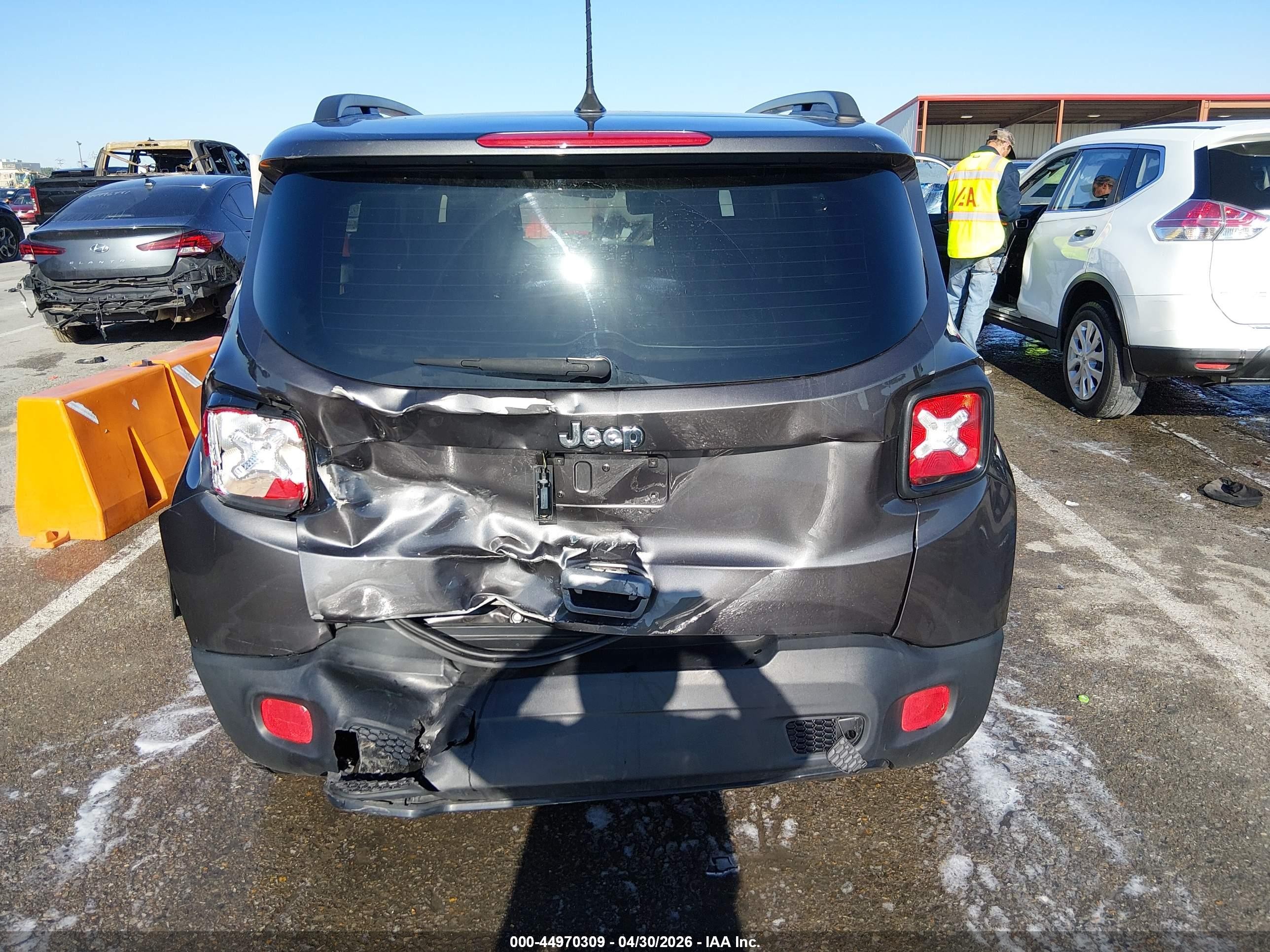 2018 Jeep Renegade Altitude Fwd Gray vin: ZACCJABB5JPH82158