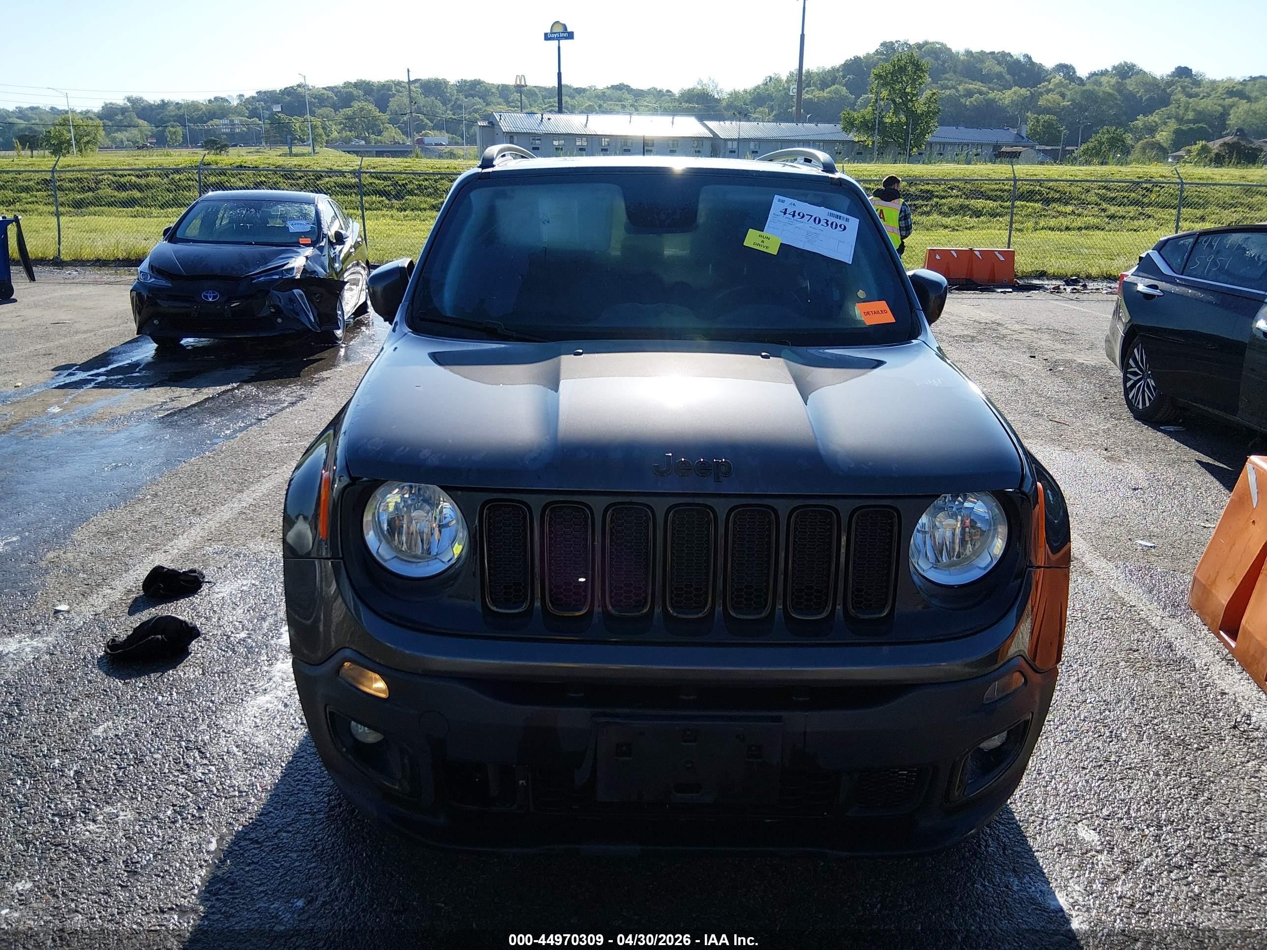 2018 Jeep Renegade Altitude Fwd Gray vin: ZACCJABB5JPH82158