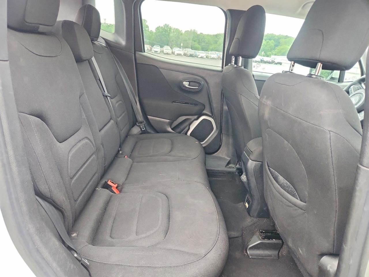 2018 Jeep Renegade Latitude White vin: ZACCJABB8JPJ16988