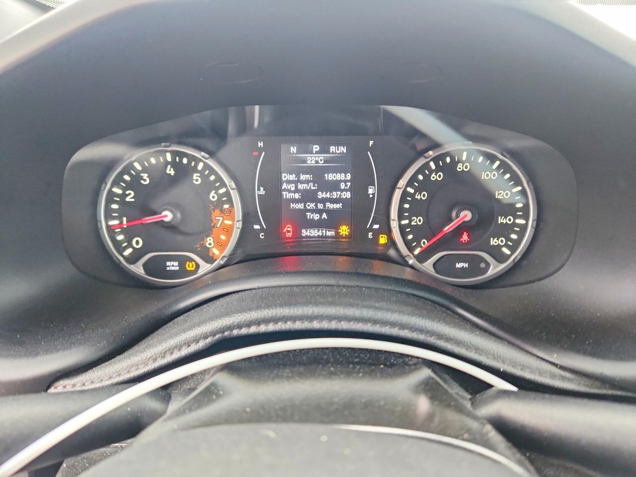 2018 Jeep Renegade Latitude White vin: ZACCJABB8JPJ16988