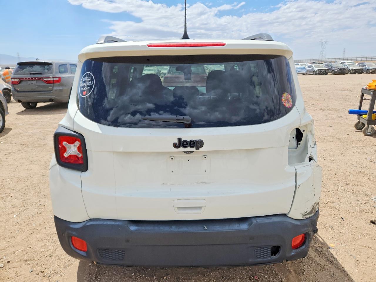 2018 Jeep Renegade Latitude White vin: ZACCJABB9JPG85576