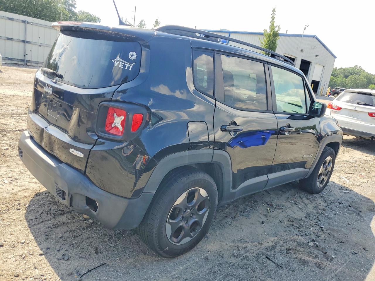 2015 Jeep Renegade Latitude Black vin: ZACCJABH0FPB52370