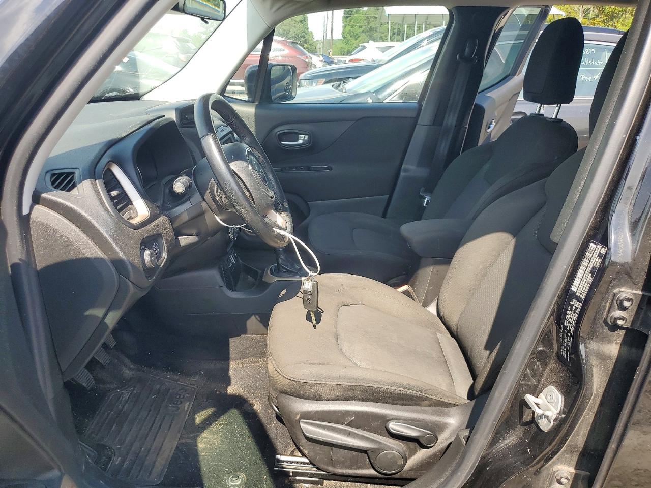 2015 Jeep Renegade Latitude Black vin: ZACCJABH0FPB52370