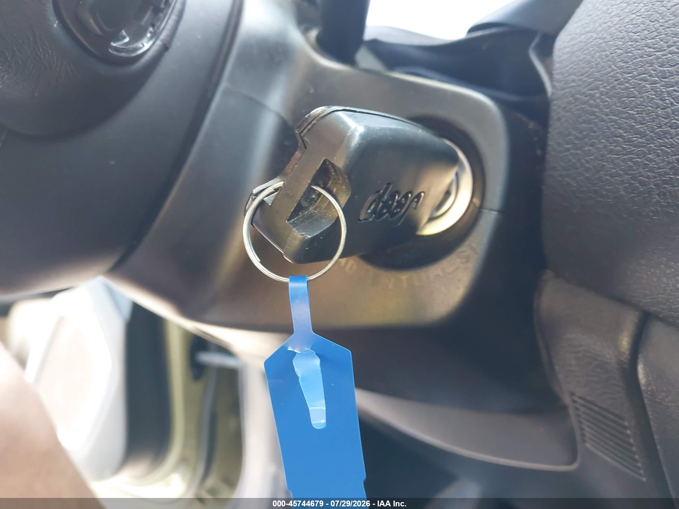 2015 Jeep Renegade Latitude Зеленый vin: ZACCJABH0FPB65292