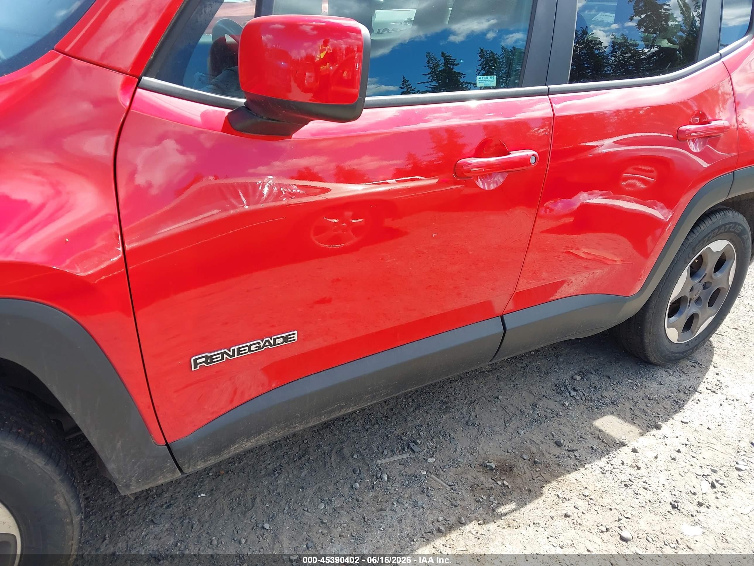 2015 Jeep Renegade Latitude Red vin: ZACCJABH0FPB69214