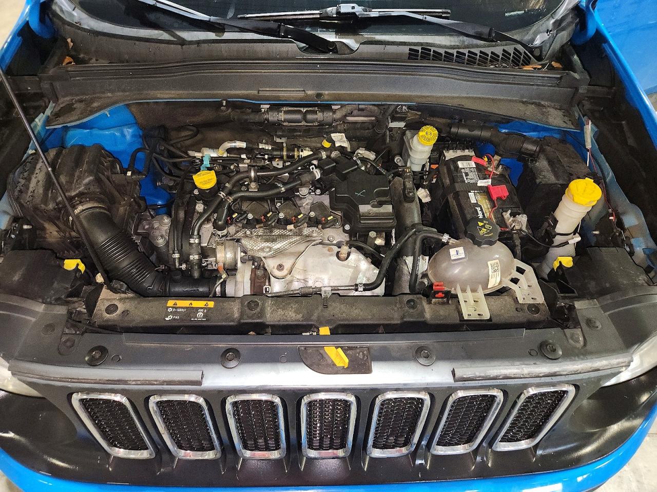 2015 Jeep Renegade Latitude Blue vin: ZACCJABH0FPB94308