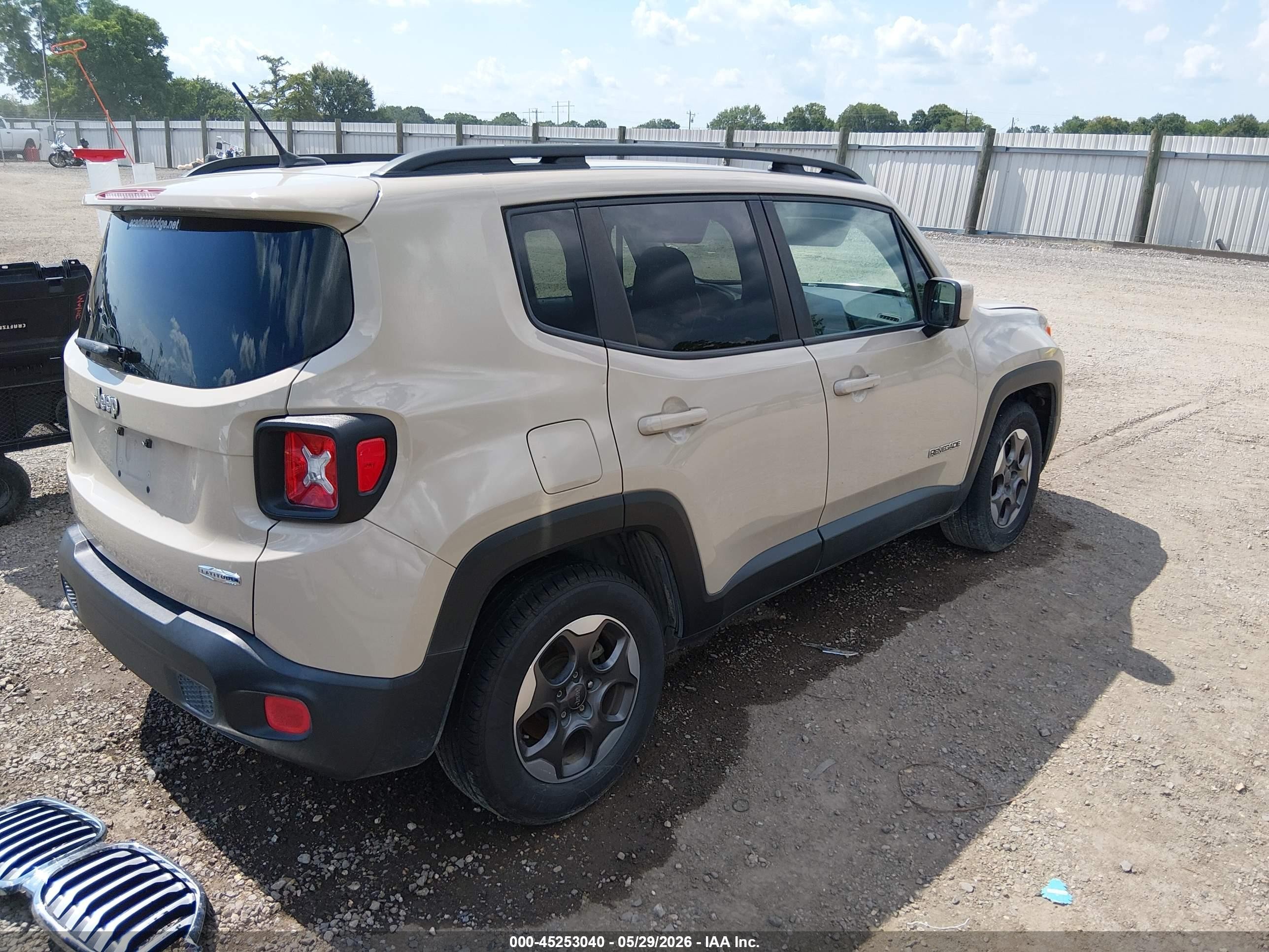 2015 Jeep Renegade Latitude Beige vin: ZACCJABH0FPC02424