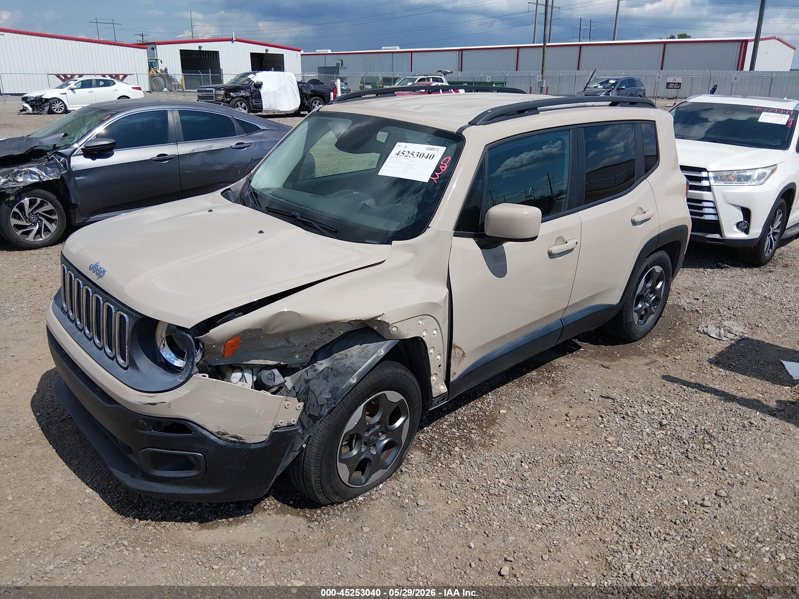 2015 Jeep Renegade Latitude Beige vin: ZACCJABH0FPC02424