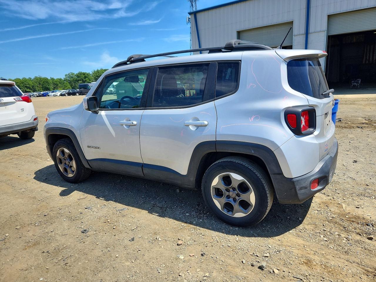 2015 Jeep Renegade Latitude Silver vin: ZACCJABH2FPB84296