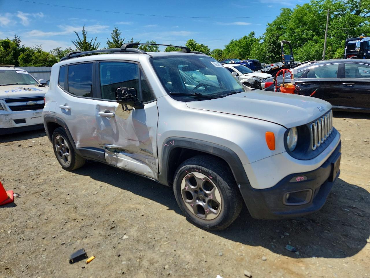 2015 Jeep Renegade Latitude Silver vin: ZACCJABH2FPB84296