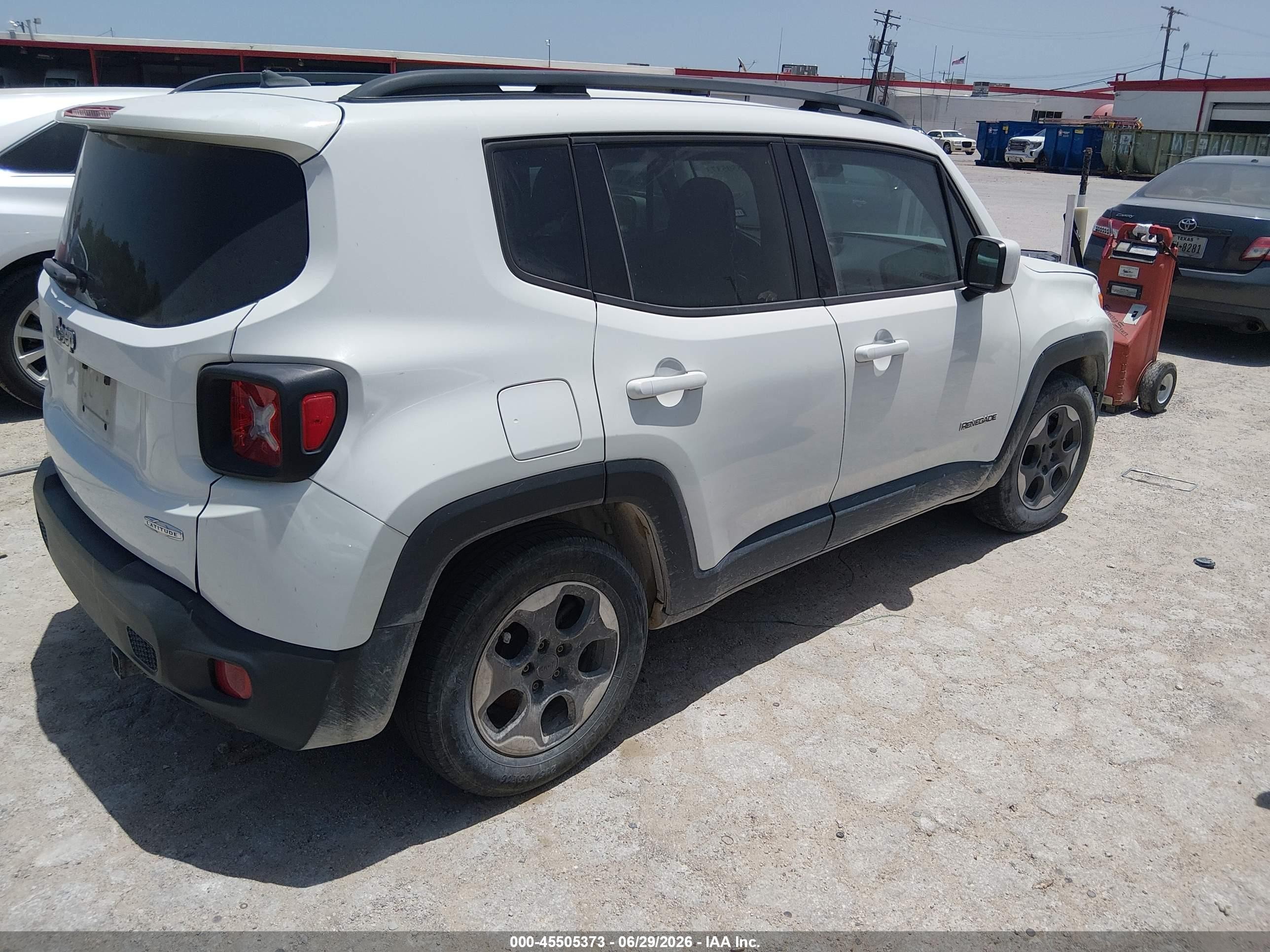 2015 Jeep Renegade Latitude White vin: ZACCJABH2FPC03428