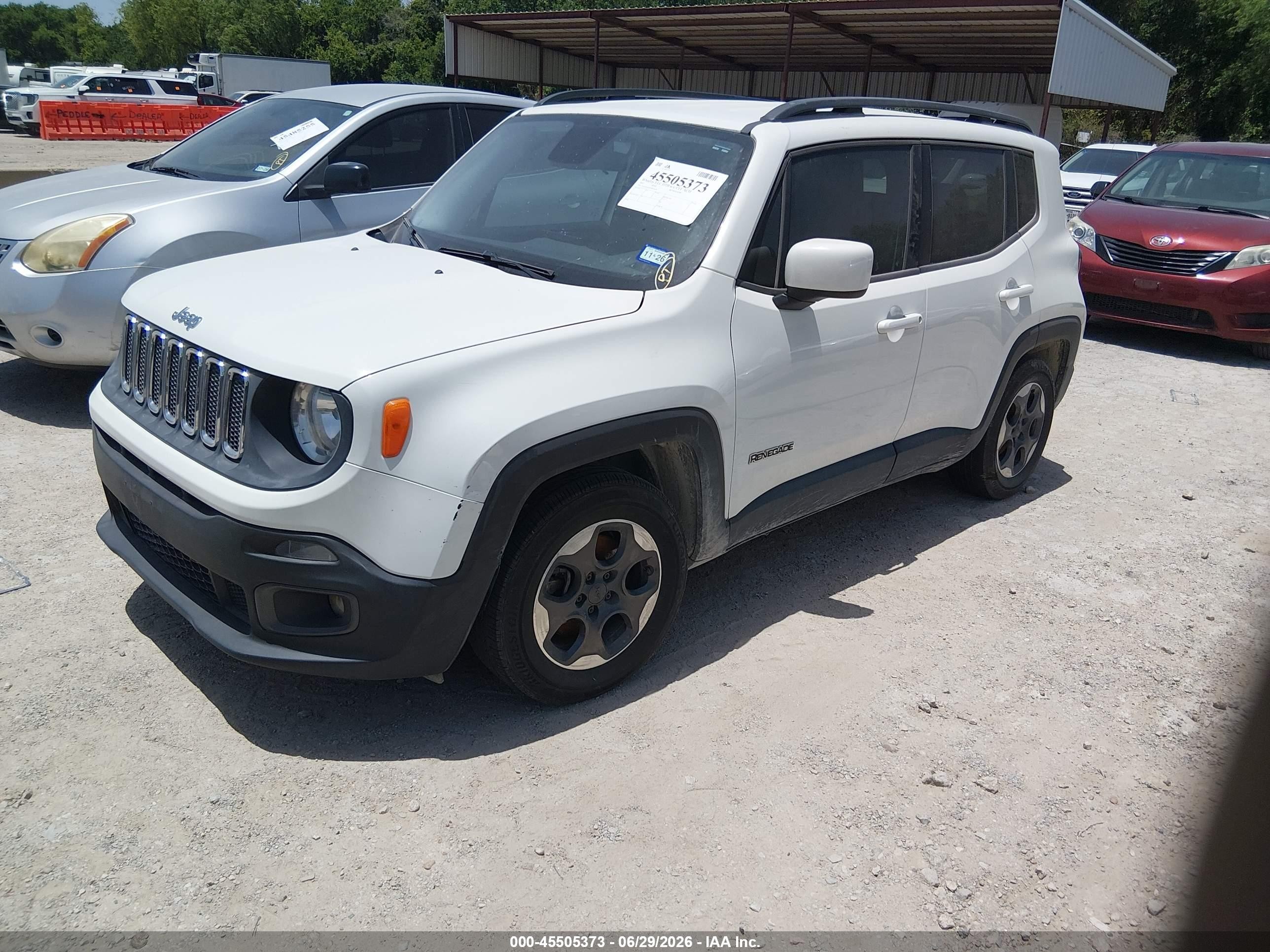 2015 Jeep Renegade Latitude White vin: ZACCJABH2FPC03428