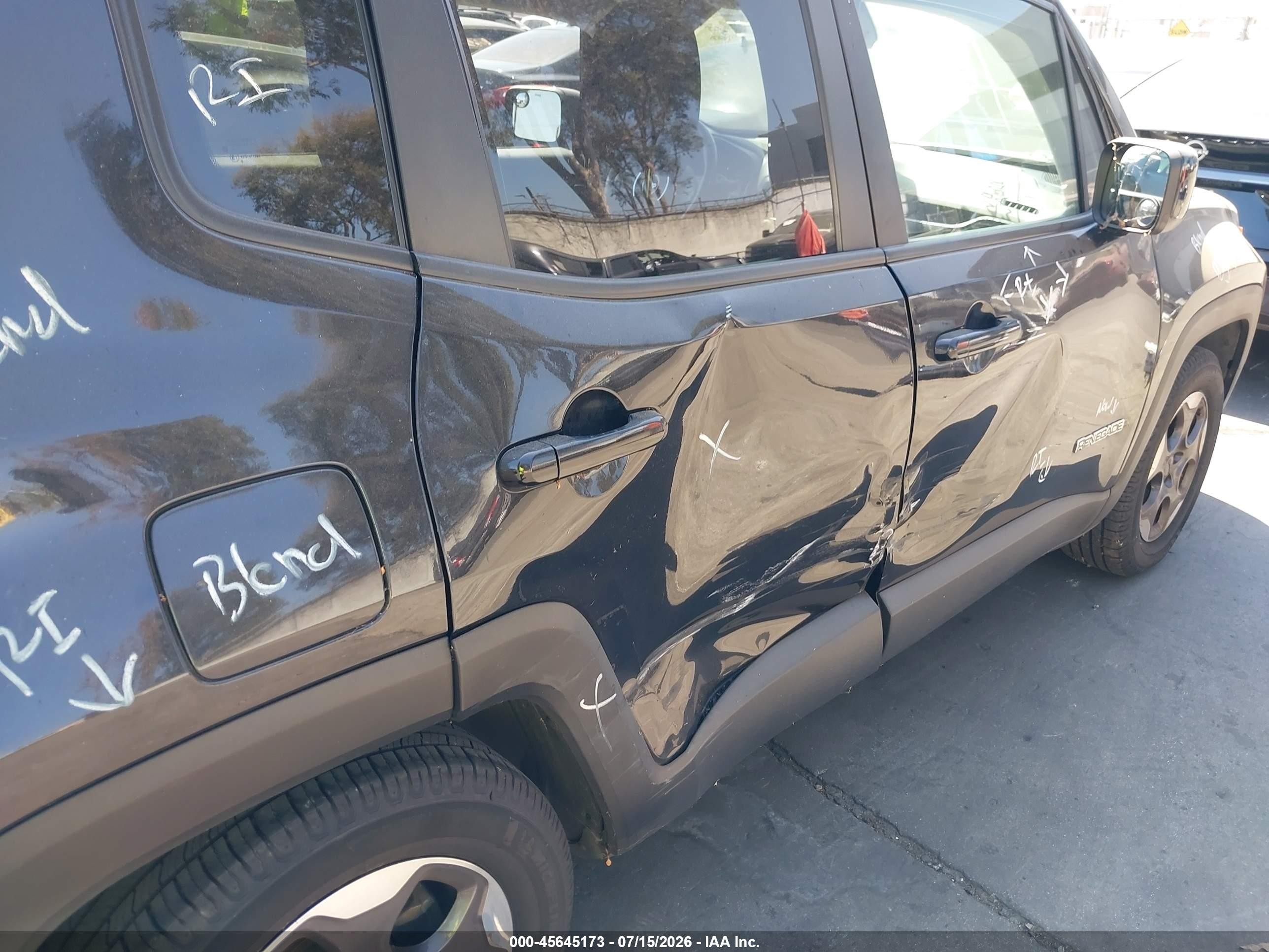 2015 Jeep Renegade Latitude Black vin: ZACCJABH3FPB88986