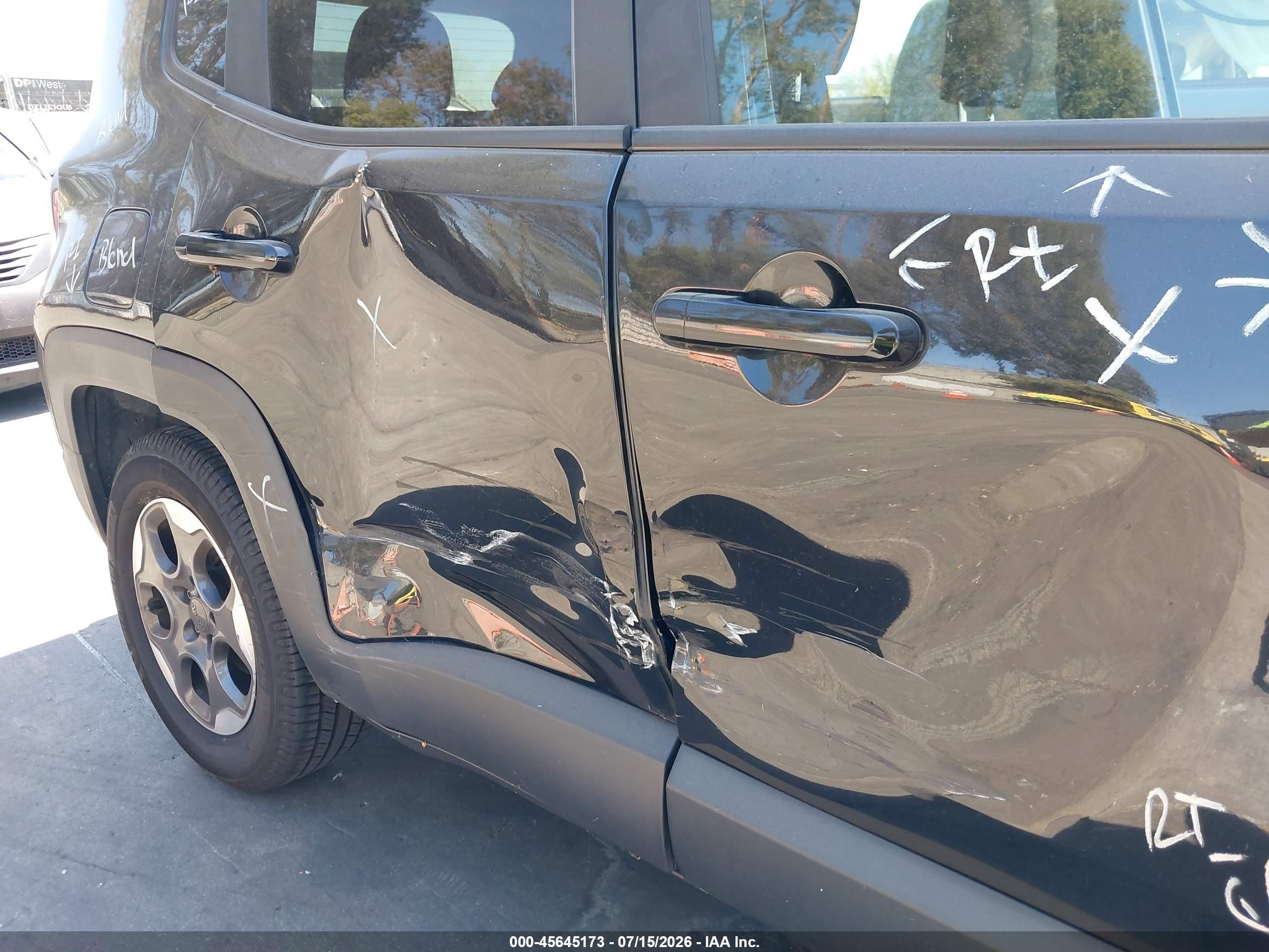 2015 Jeep Renegade Latitude Black vin: ZACCJABH3FPB88986