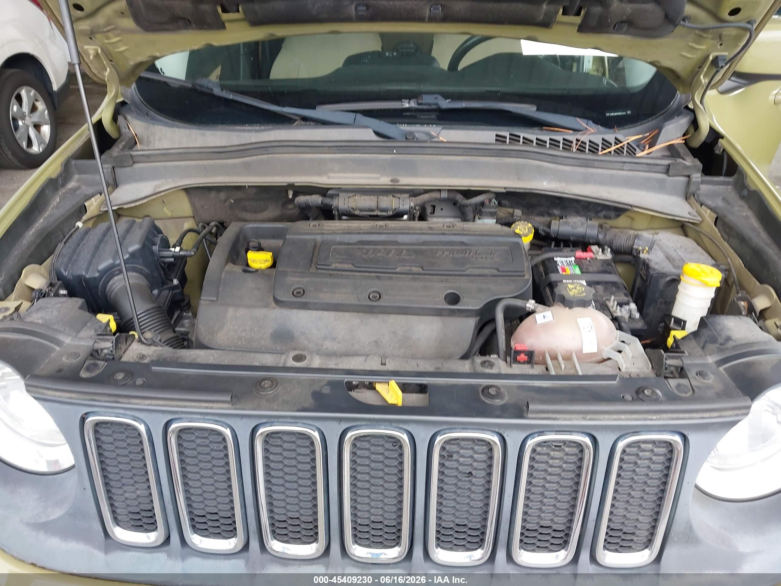 2015 Jeep Renegade Latitude Green vin: ZACCJABH5FPB80971