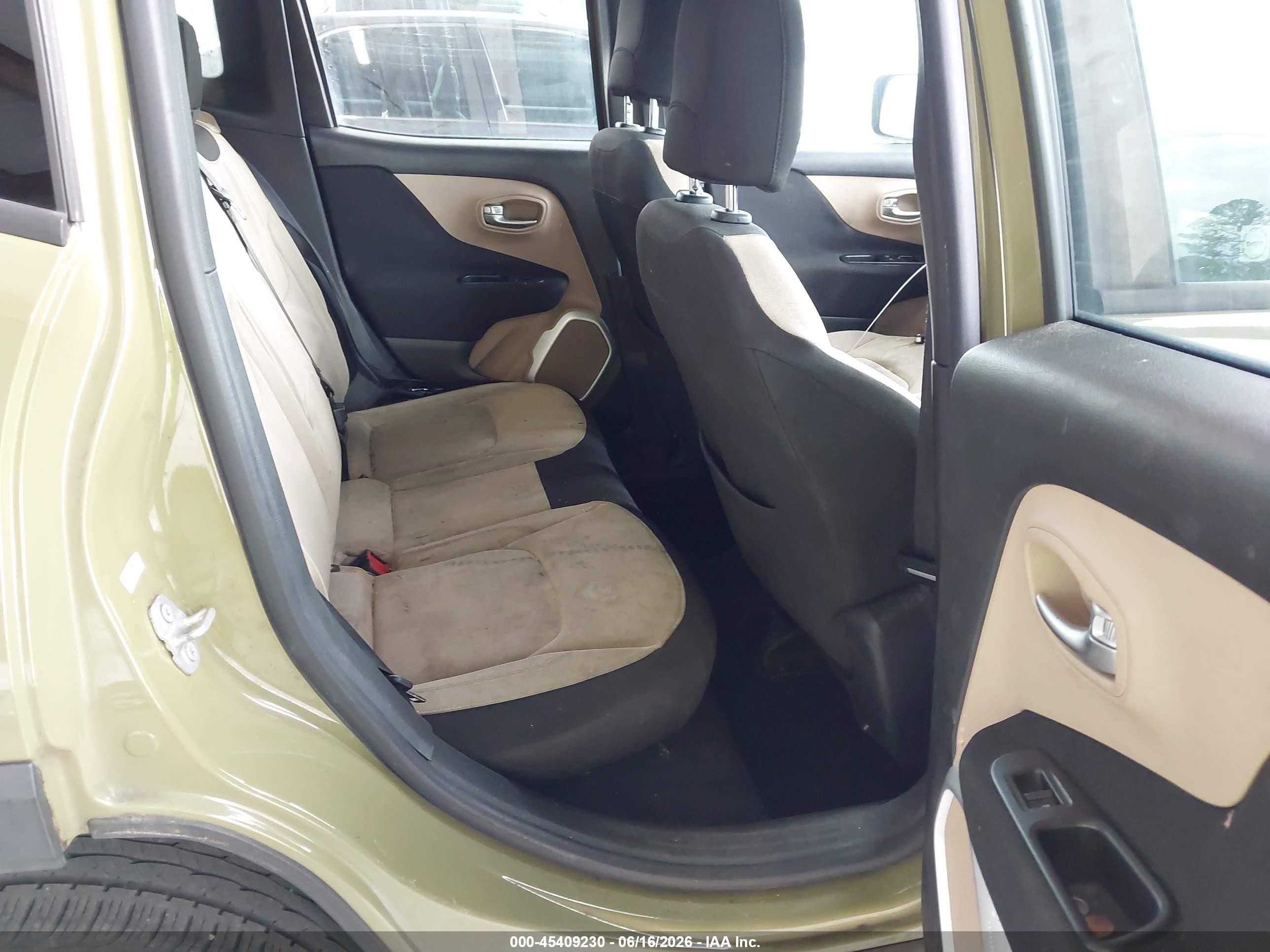 2015 Jeep Renegade Latitude Green vin: ZACCJABH5FPB80971