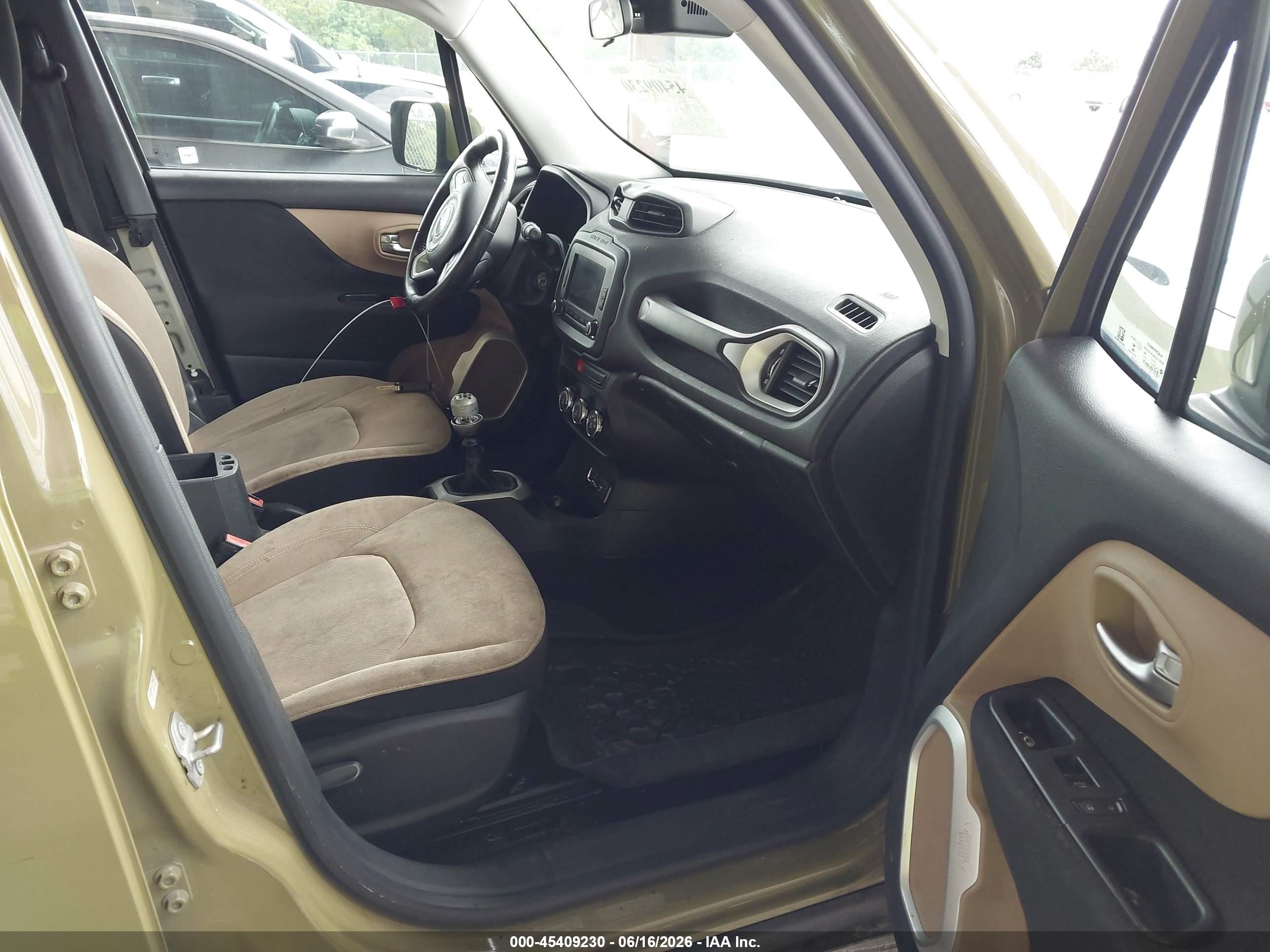 2015 Jeep Renegade Latitude Green vin: ZACCJABH5FPB80971
