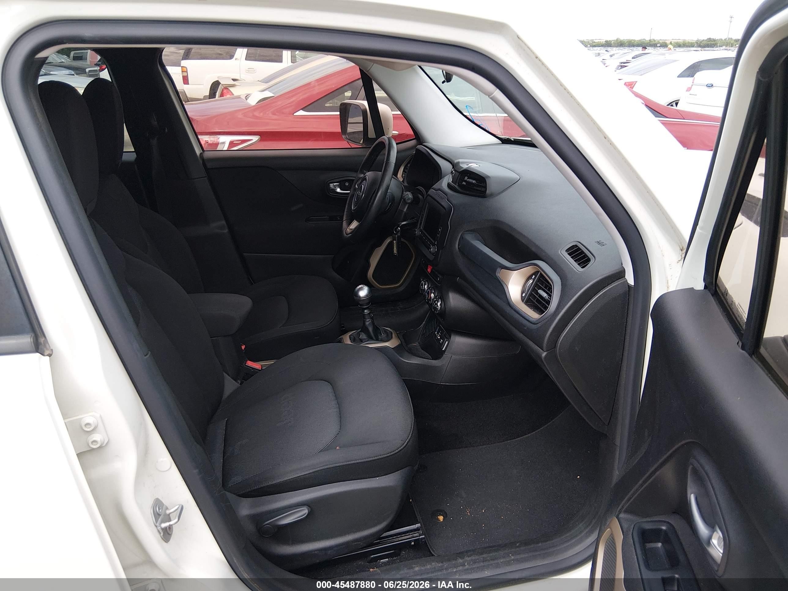 2015 Jeep Renegade Latitude White vin: ZACCJABH5FPC04217