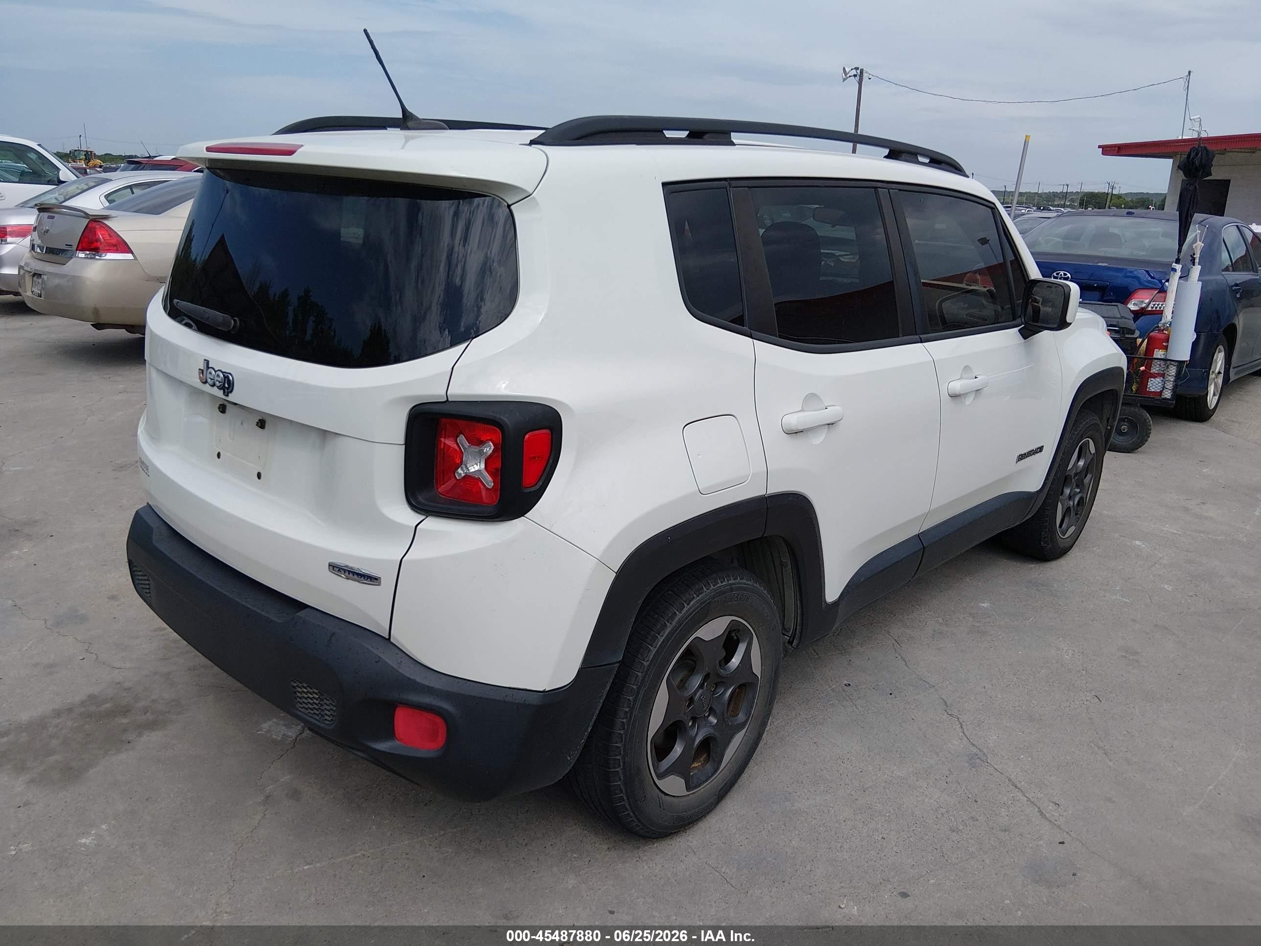 2015 Jeep Renegade Latitude White vin: ZACCJABH5FPC04217