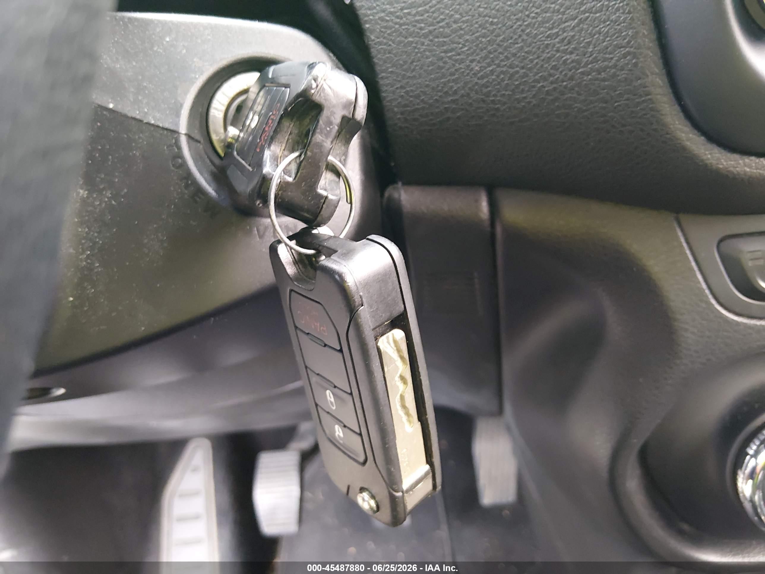 2015 Jeep Renegade Latitude White vin: ZACCJABH5FPC04217