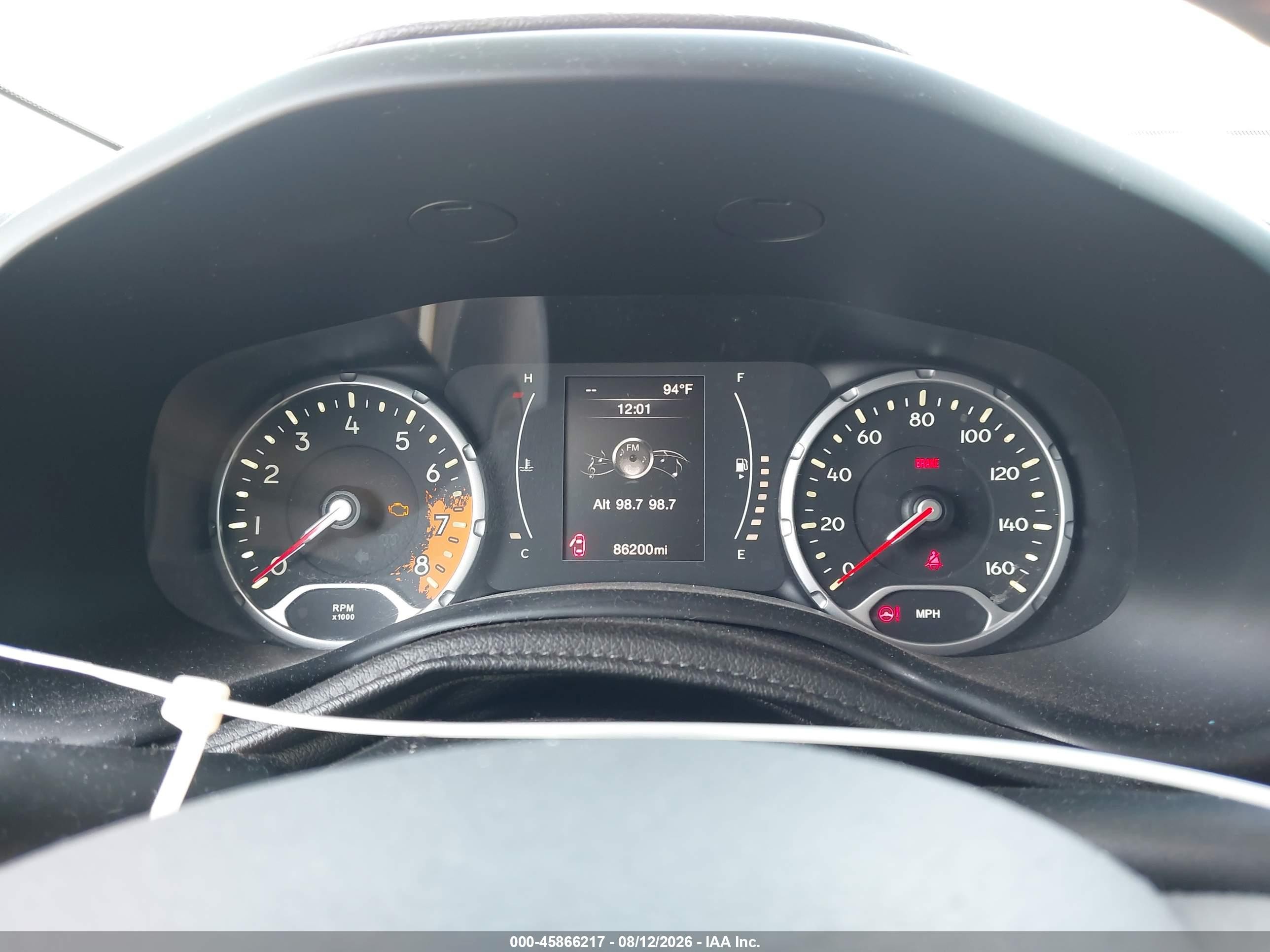 2015 Jeep Renegade Latitude Серебряный vin: ZACCJABH6FPB98850