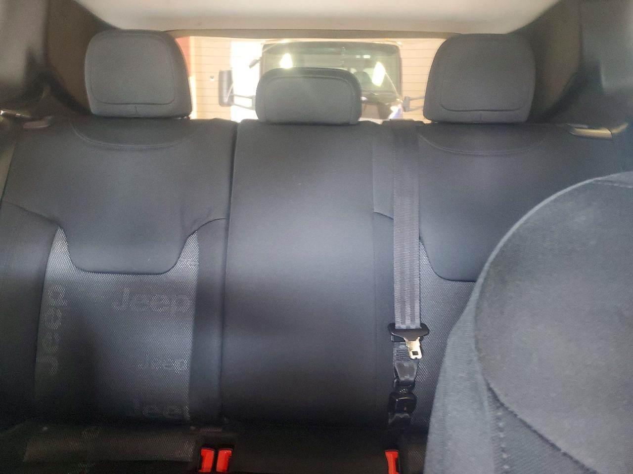 2015 Jeep Renegade Latitude Red vin: ZACCJABH7FPC24291