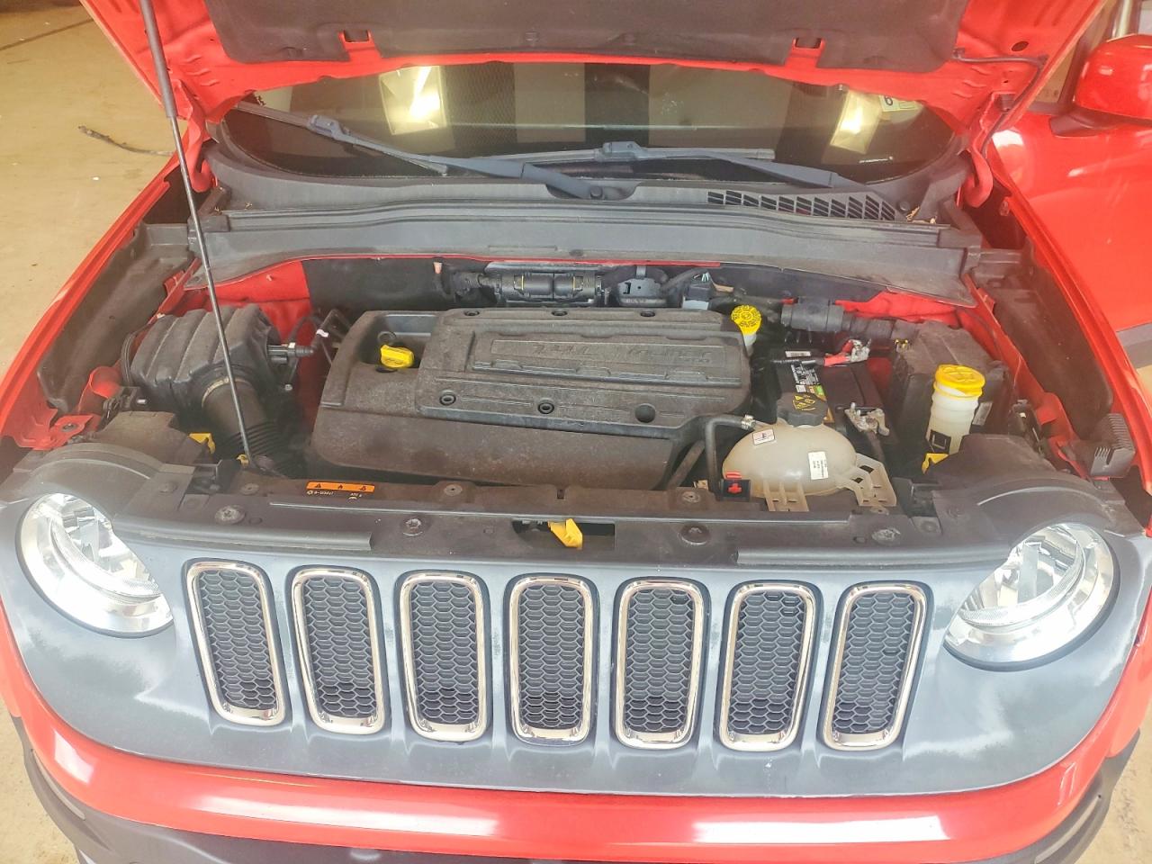 2015 Jeep Renegade Latitude Red vin: ZACCJABH7FPC24291