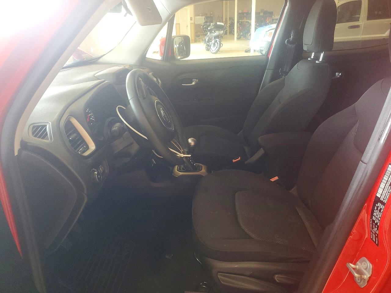2015 Jeep Renegade Latitude Red vin: ZACCJABH7FPC24291