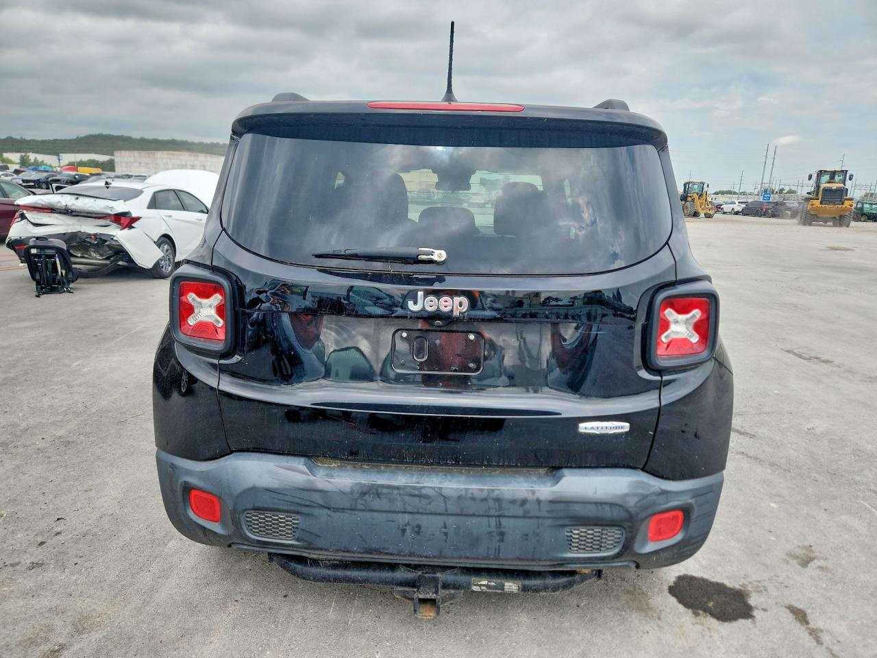 2015 Jeep Renegade Latitude Black vin: ZACCJABHXFPB50090