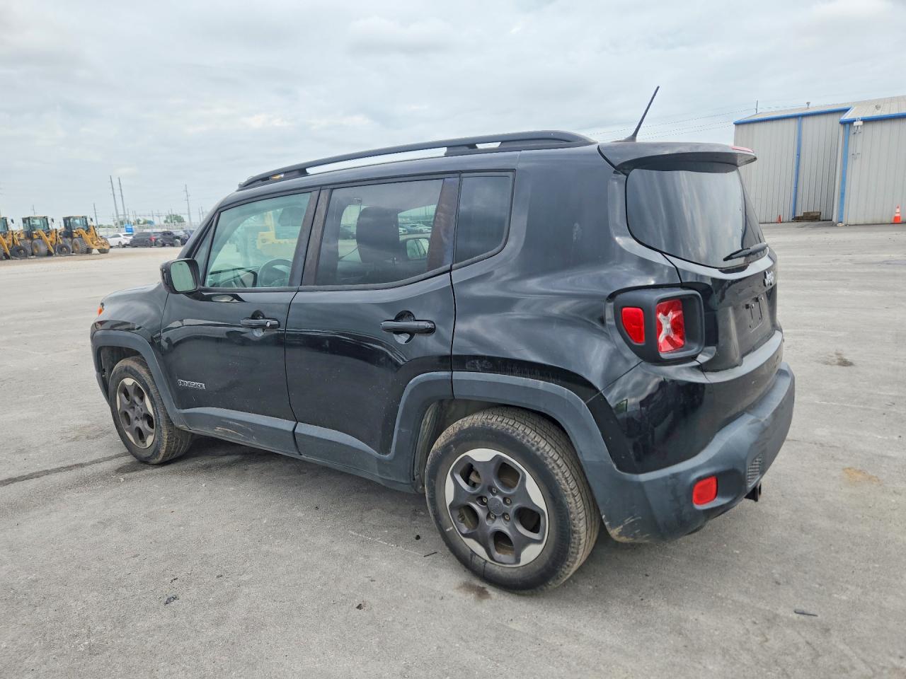 2015 Jeep Renegade Latitude Black vin: ZACCJABHXFPB50090