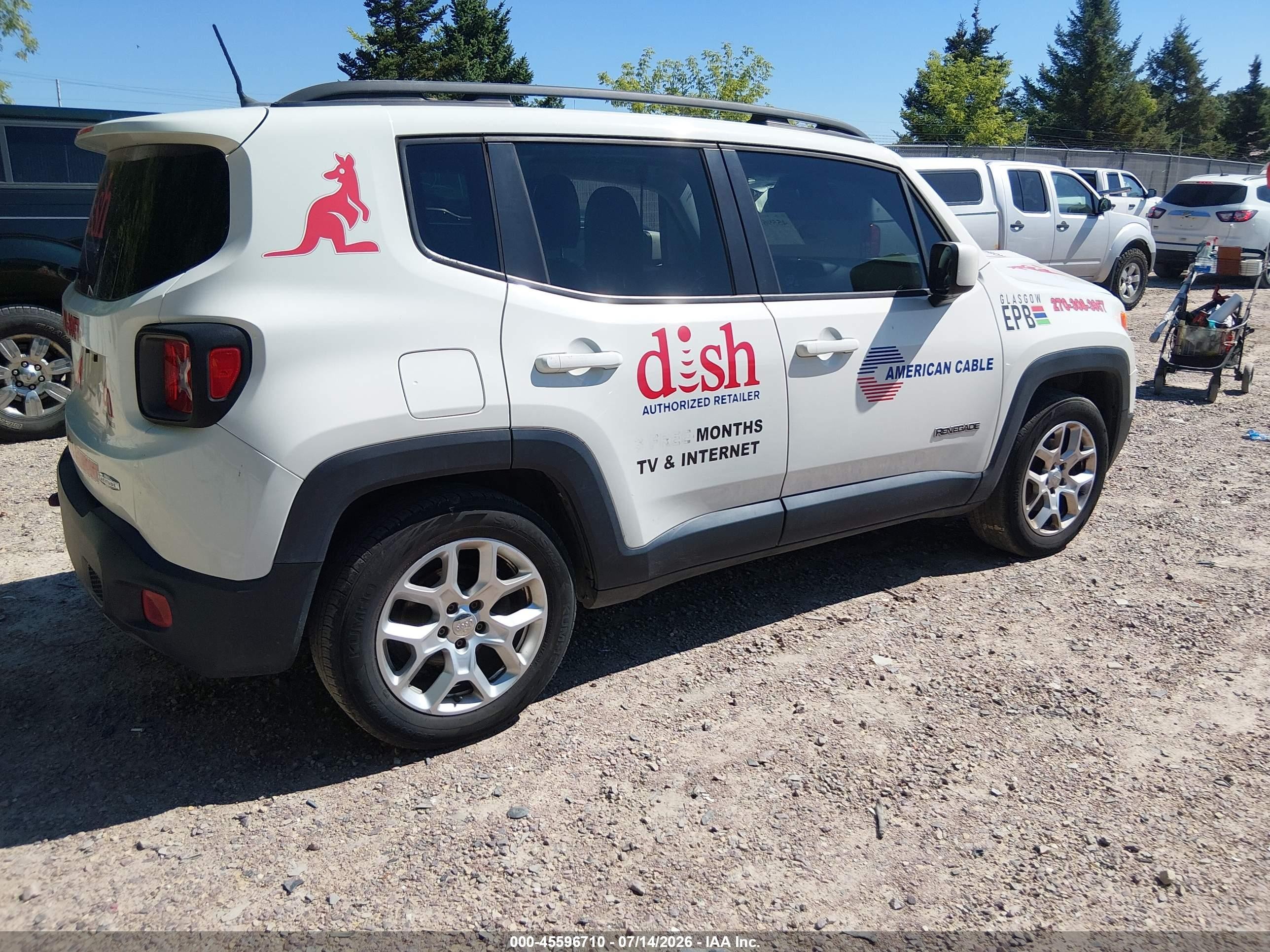 2015 Jeep Renegade Latitude White vin: ZACCJABT0FPB27809