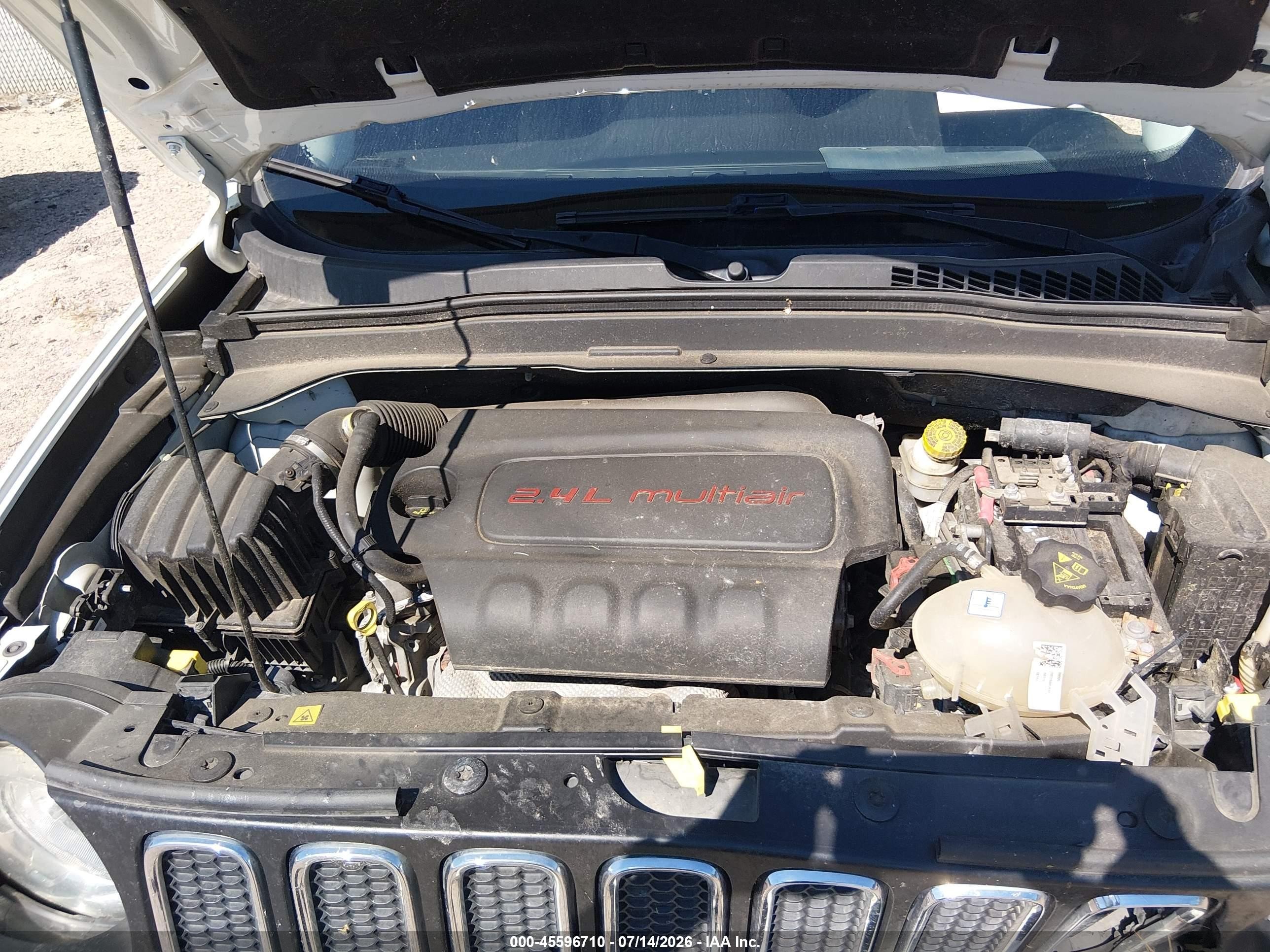 2015 Jeep Renegade Latitude White vin: ZACCJABT0FPB27809