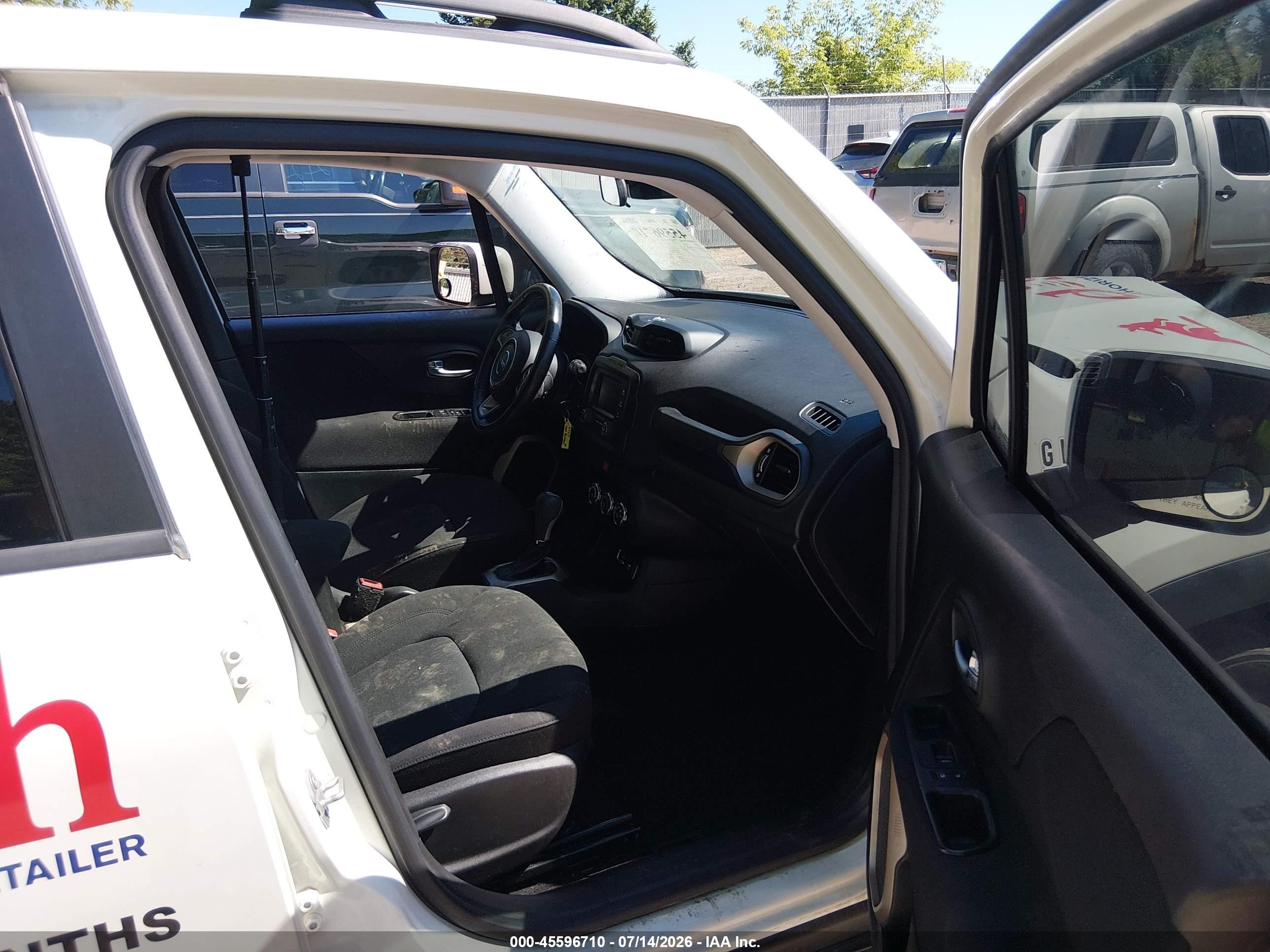 2015 Jeep Renegade Latitude White vin: ZACCJABT0FPB27809