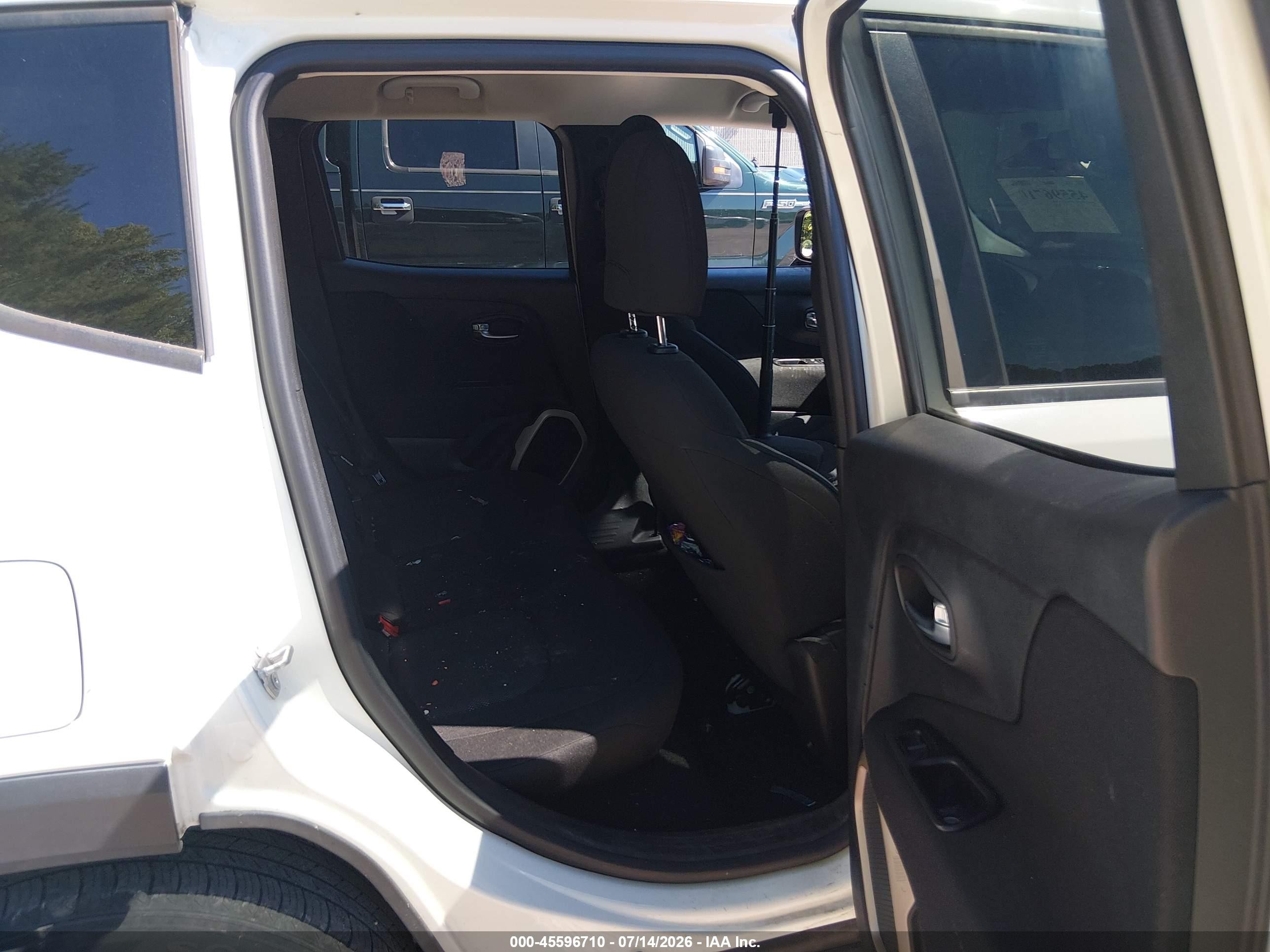 2015 Jeep Renegade Latitude White vin: ZACCJABT0FPB27809